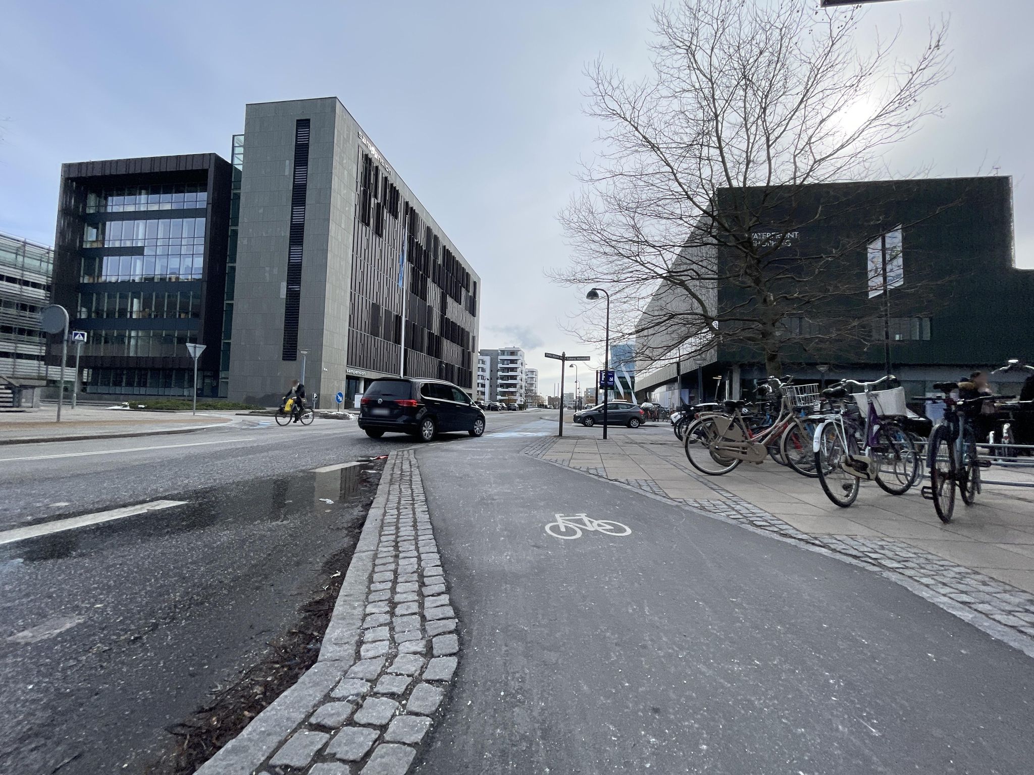 Mapillary-Foto in der Nähe von Movie House