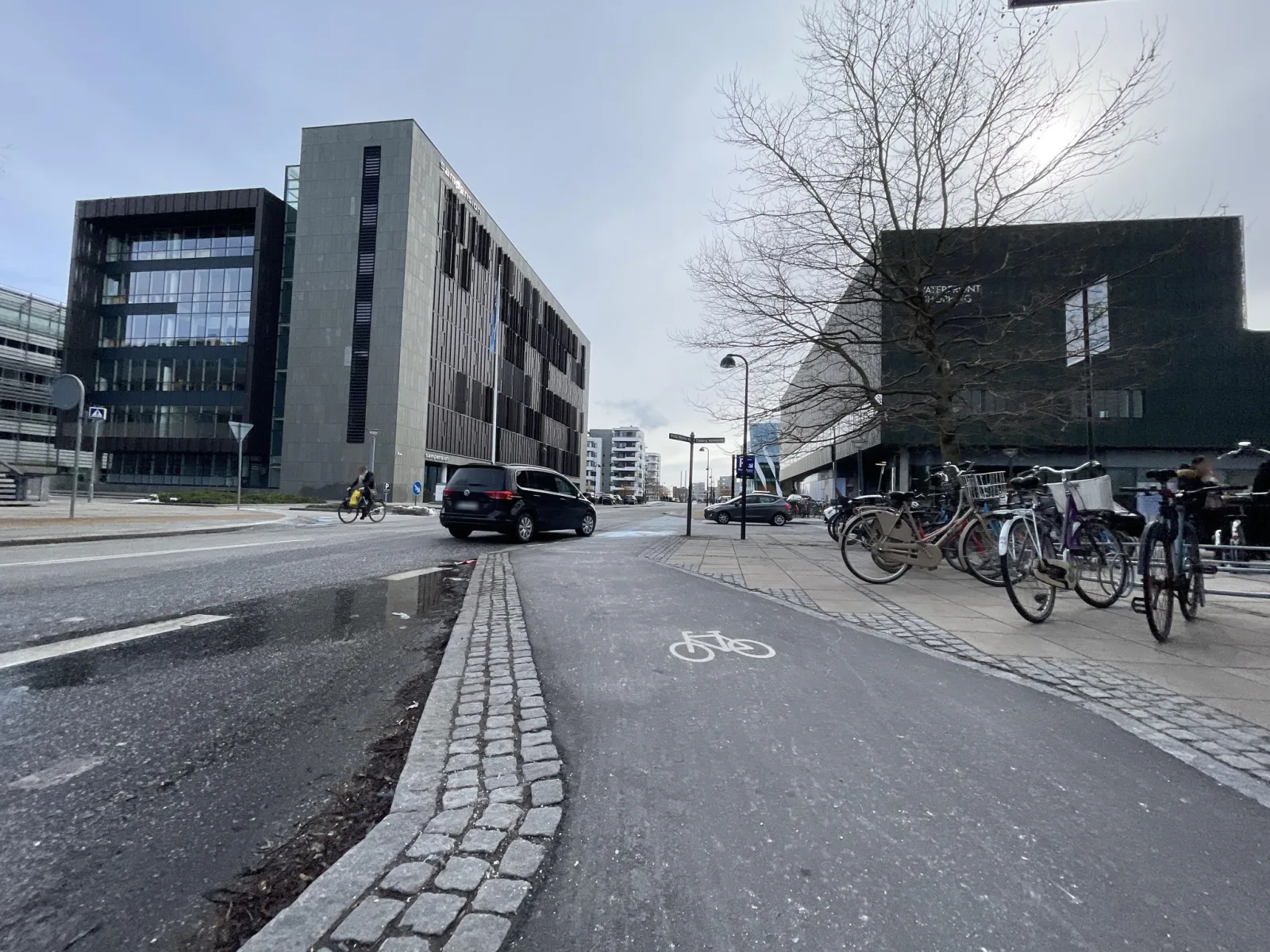 Mapillary-Foto in der Nähe von Movie House
