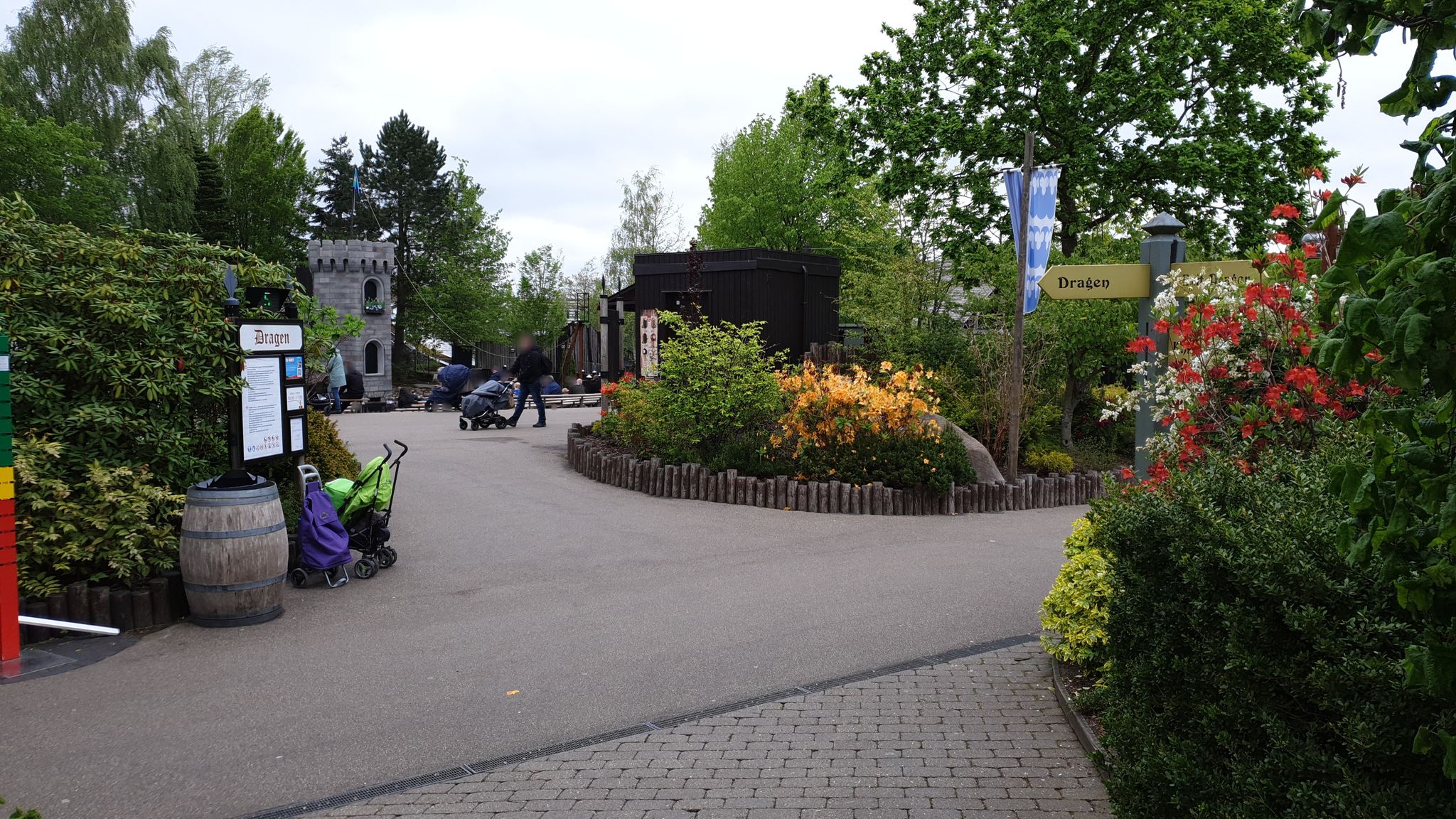 Mapillary-Foto in der Nähe von Knights' Kingdom