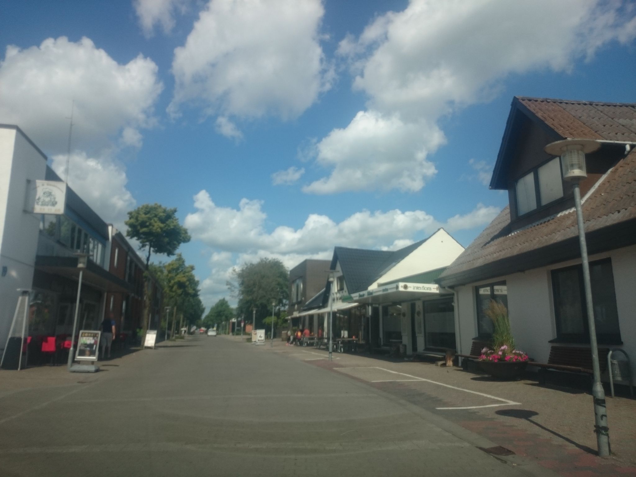 Mapillary-Foto in der Nähe von LEGO Idea House