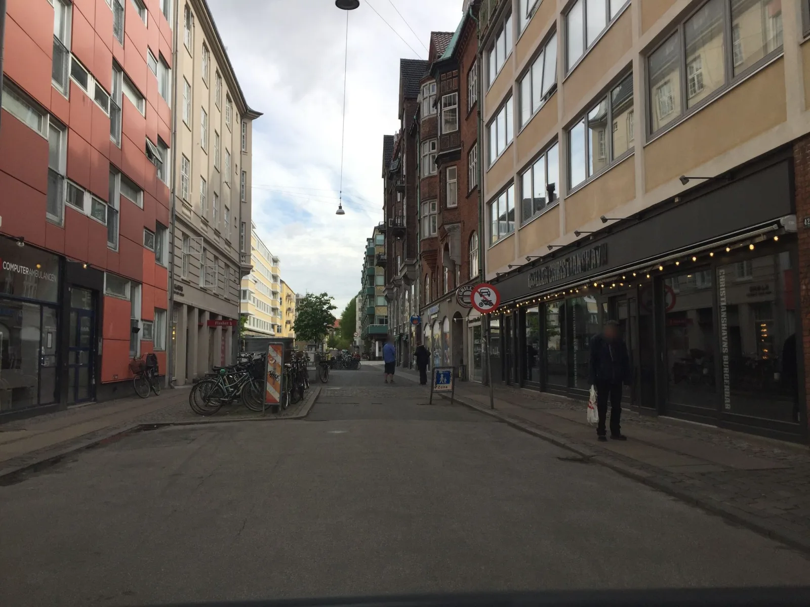 Mapillary-Foto in der Nähe von Nordic Smash Burger