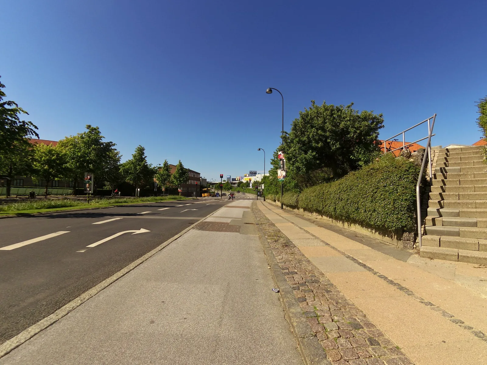 Mapillary-Foto in der Nähe von Ny Zi Yang