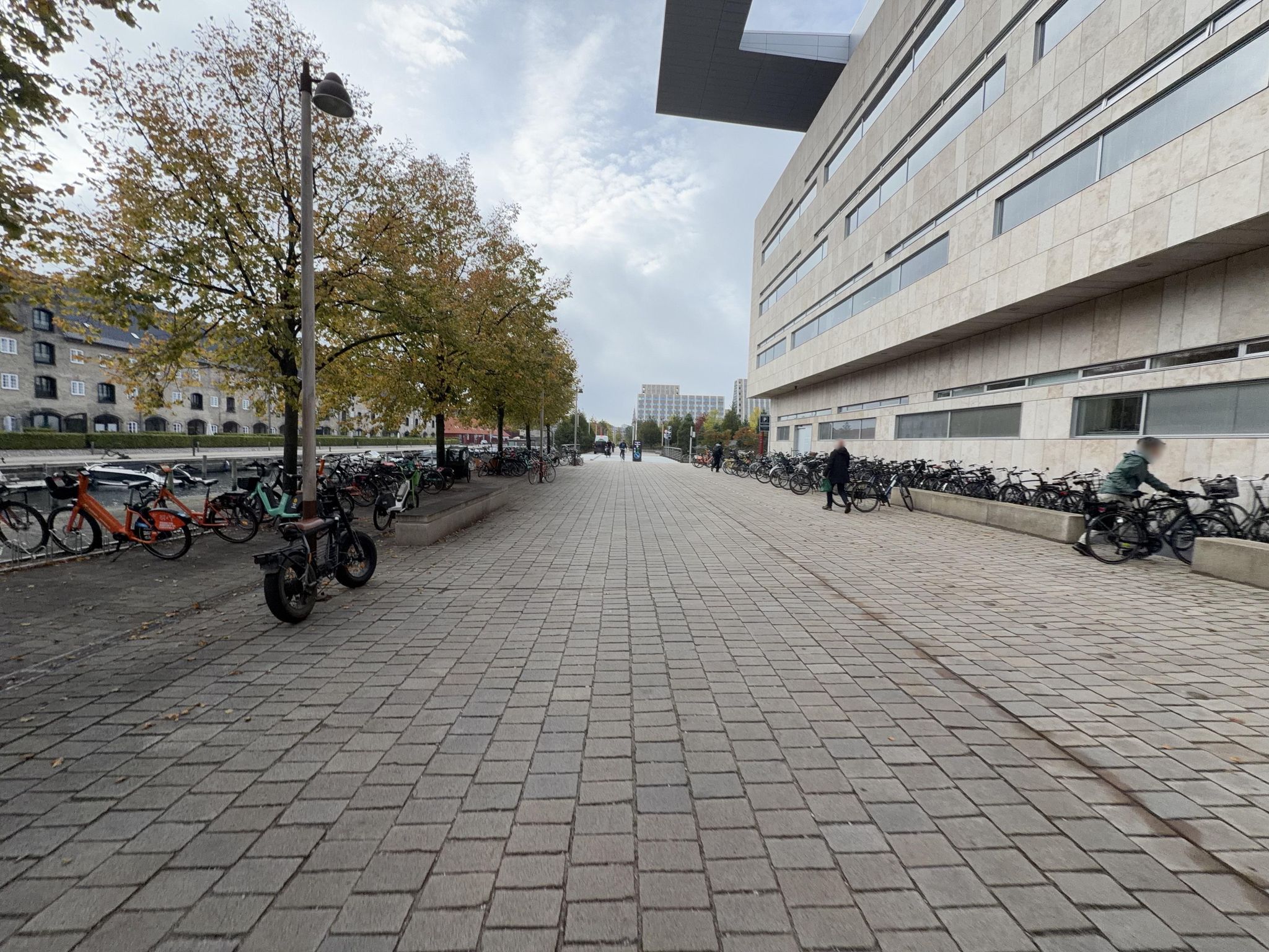 Mapillary-foto nær Opera Caféen