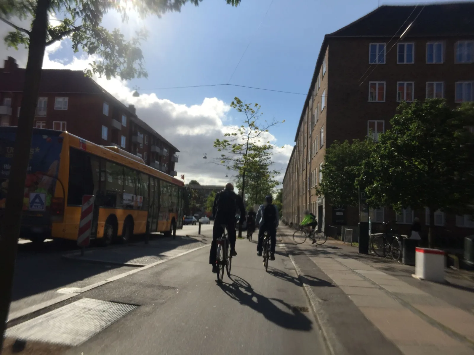 Mapillary-foto nær Oregano Huset