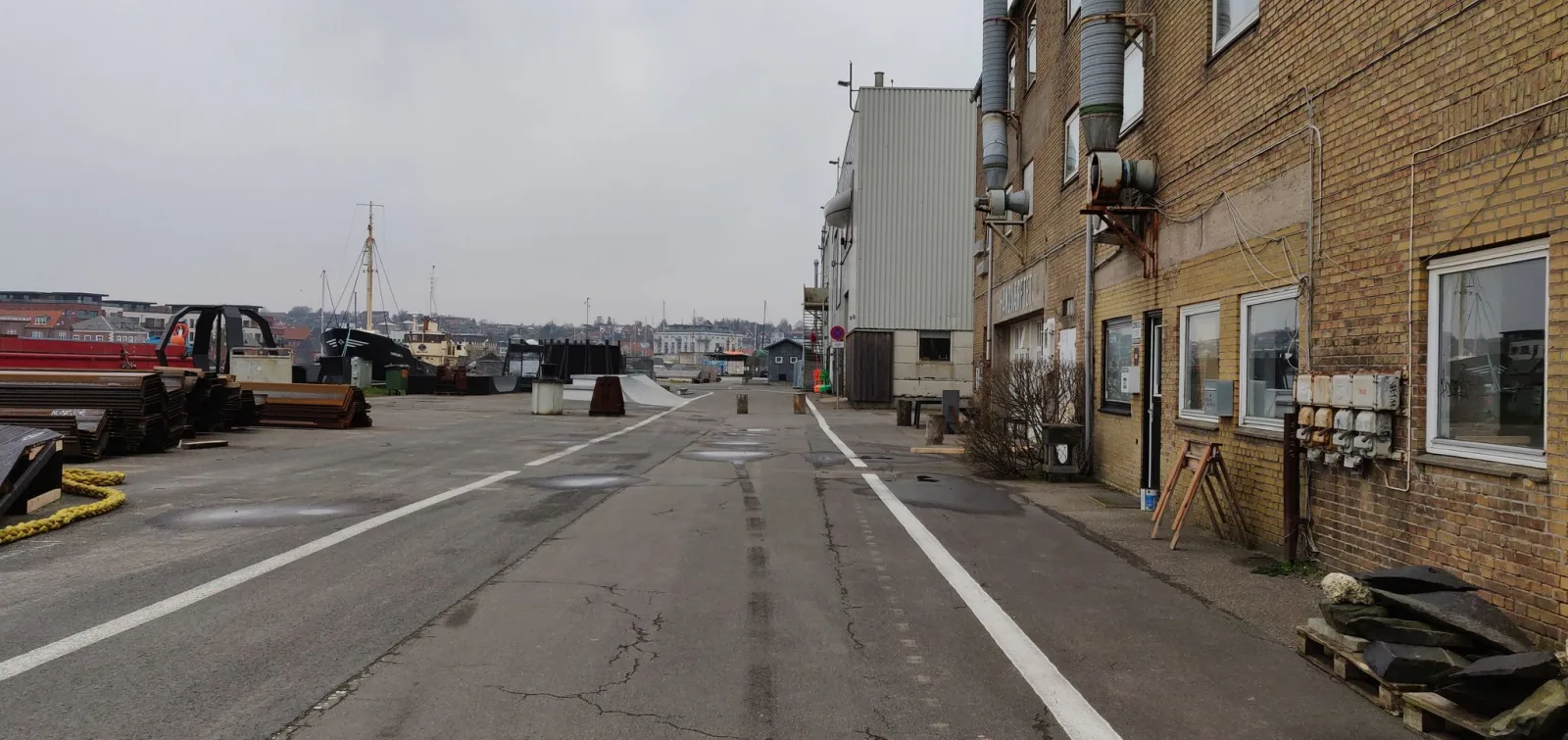 Mapillary-Foto in der Nähe von Ved siden af STUDIOS