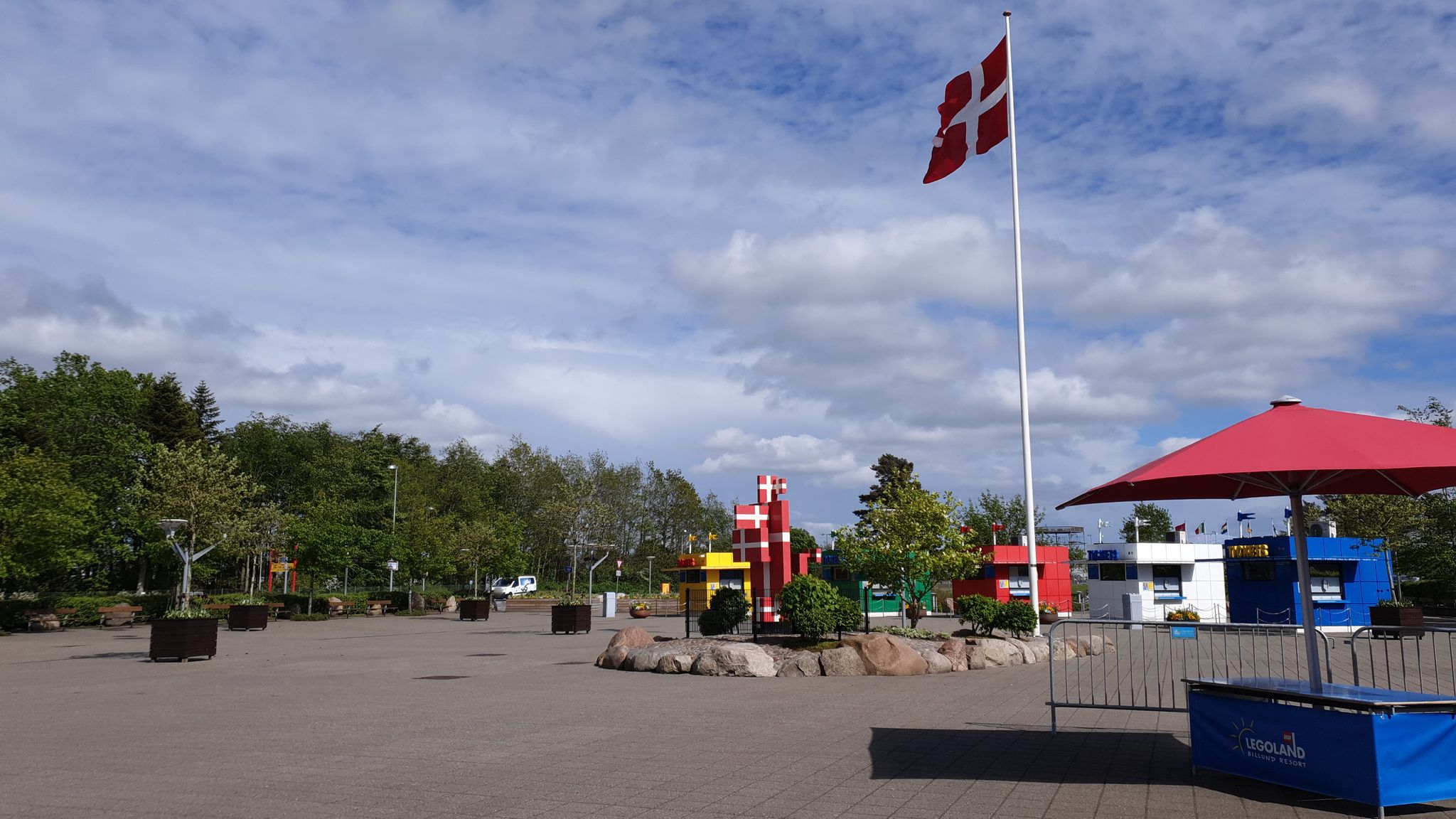 Mapillary-Foto in der Nähe von Witch Well