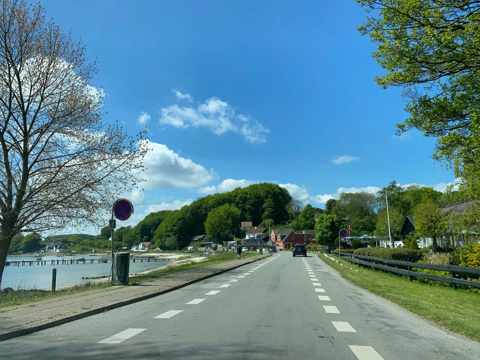 Mapillary-foto nær Badevand: SØNDERBALLE STRAND