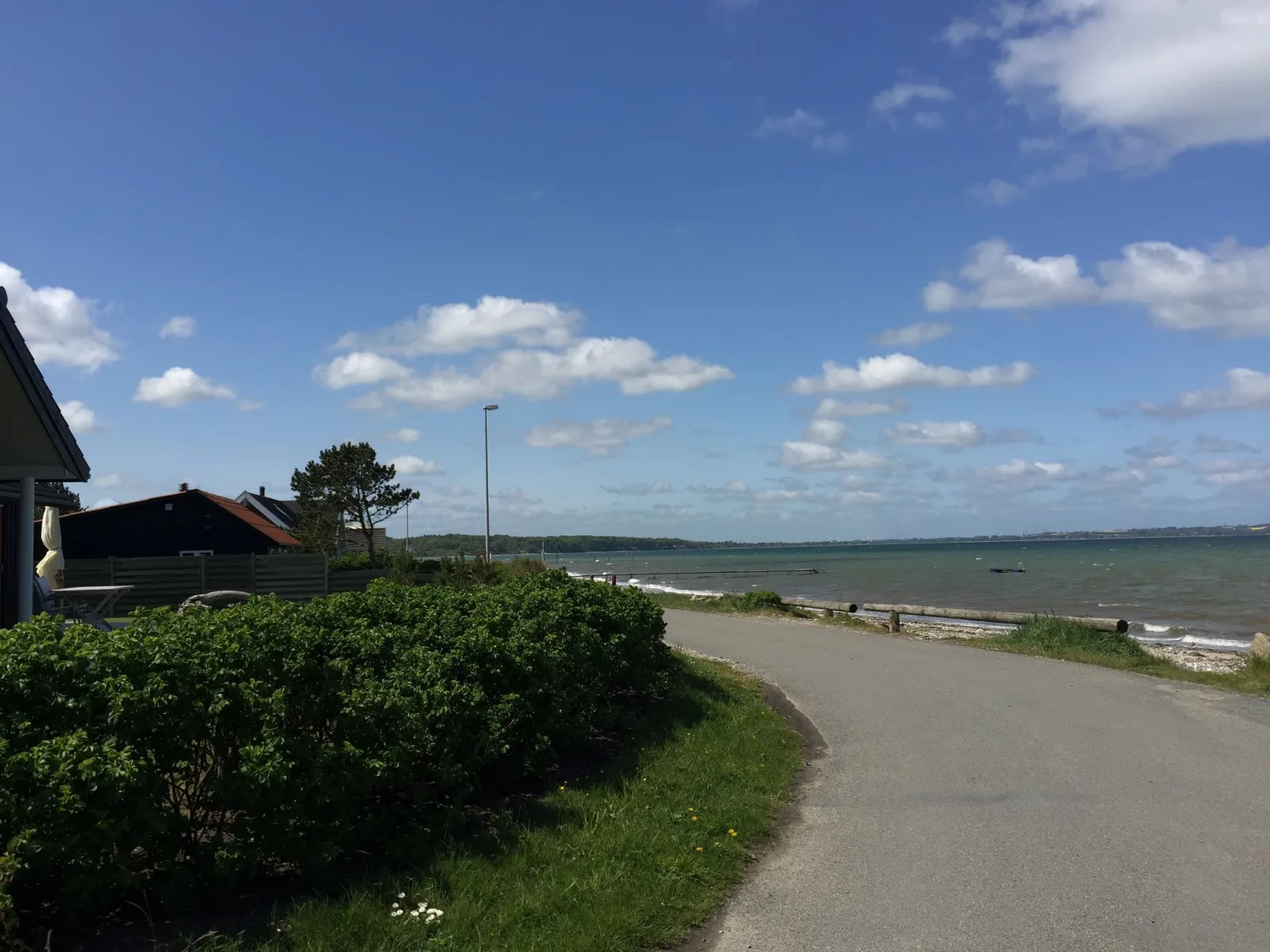 Mapillary-Foto in der Nähe von Badegewässer: VARBJERG STRAND Ø