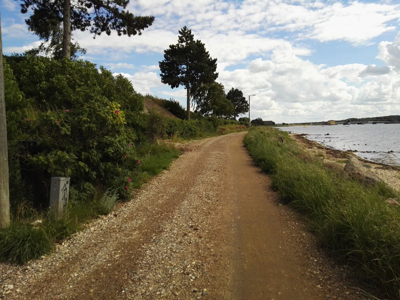 Mapillary-Foto in der Nähe von Badegewässer: KLINTEN, FREDERIKSSUND