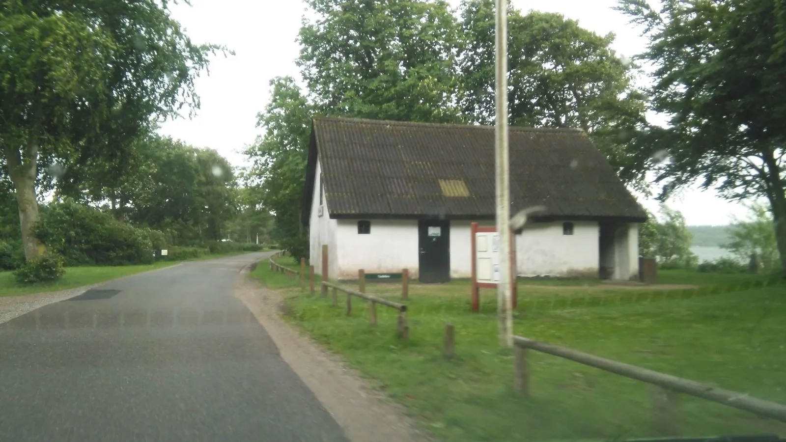 Mapillary-Foto bei Badegewässer: VÆDEBRO