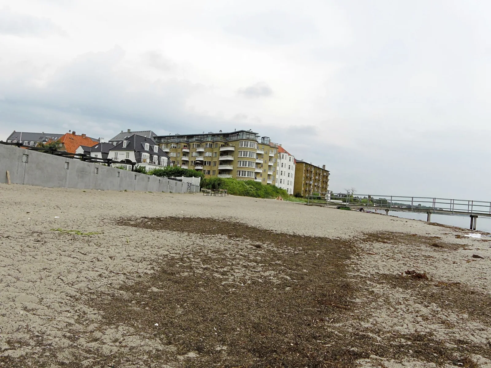 Mapillary-Foto in der Nähe von Badegewässer: HELLERUP STRAND