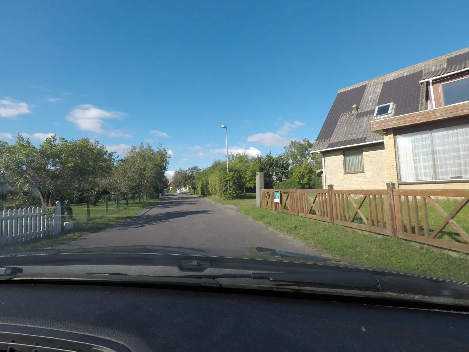 Mapillary-Foto in der Nähe von Badegewässer: FEMØ HAVN