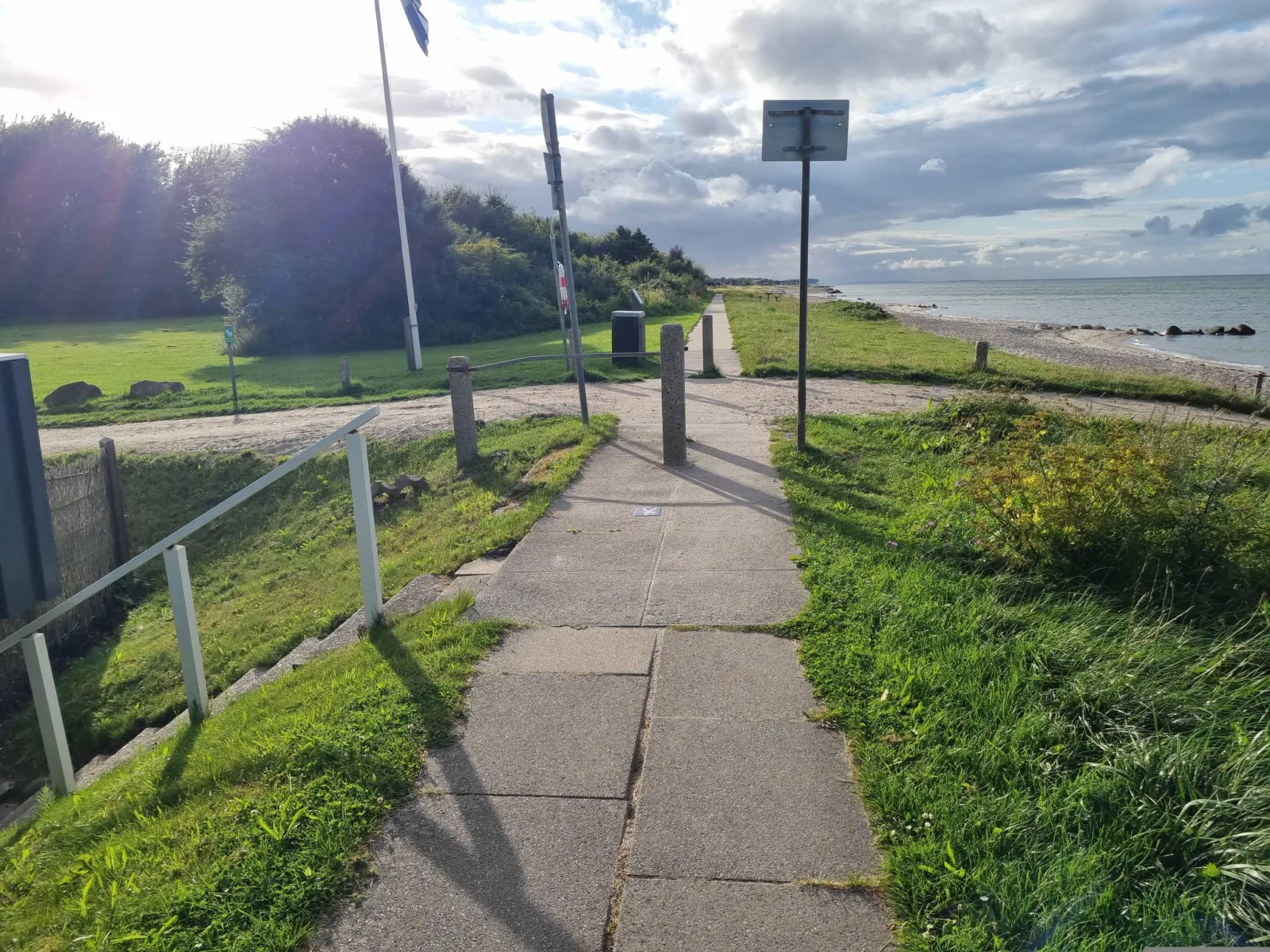 Mapillary-Foto in der Nähe von Badegewässer: FUGLSANG