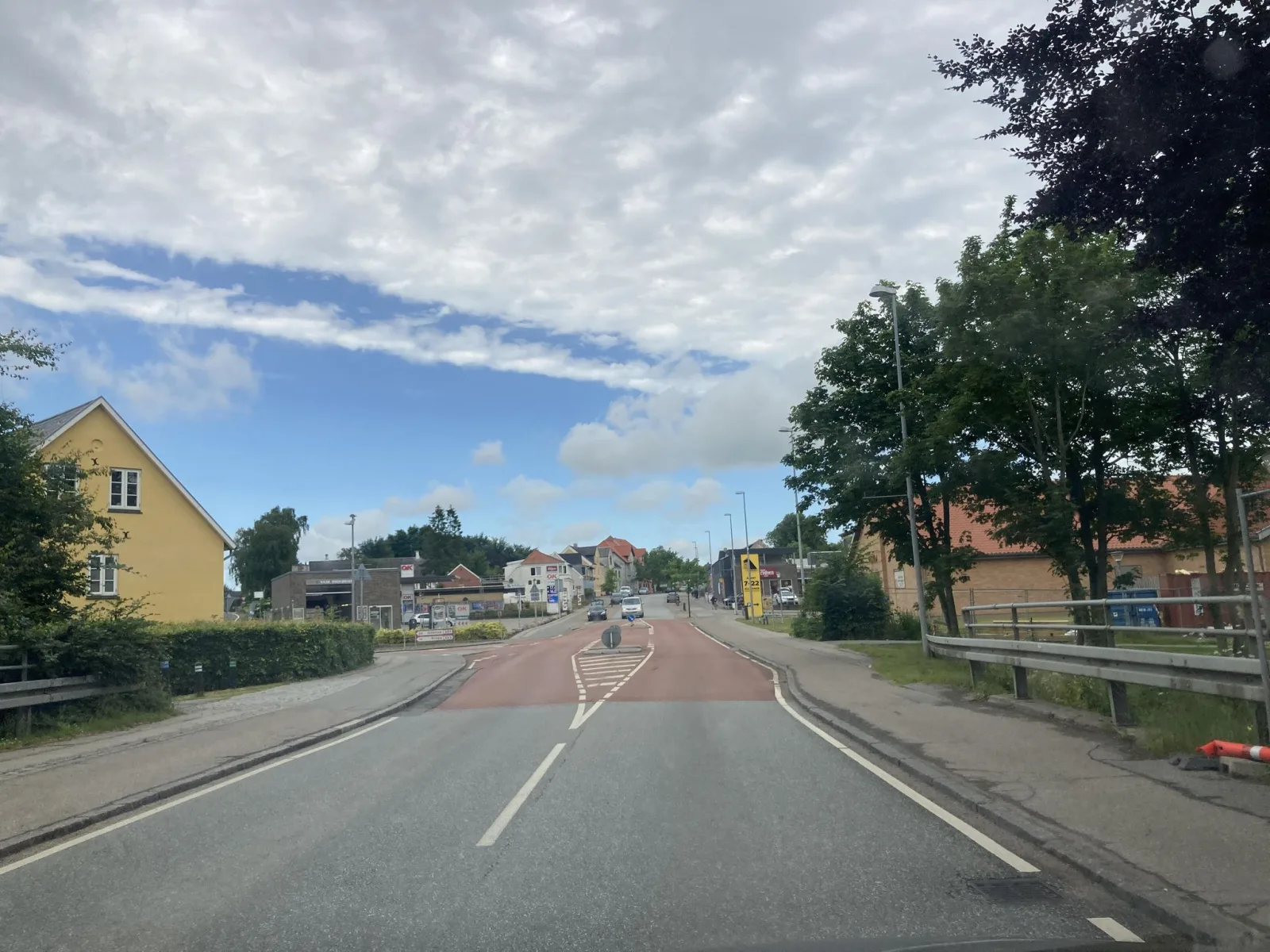 Mapillary-Foto in der Nähe von Almas Hus og Have