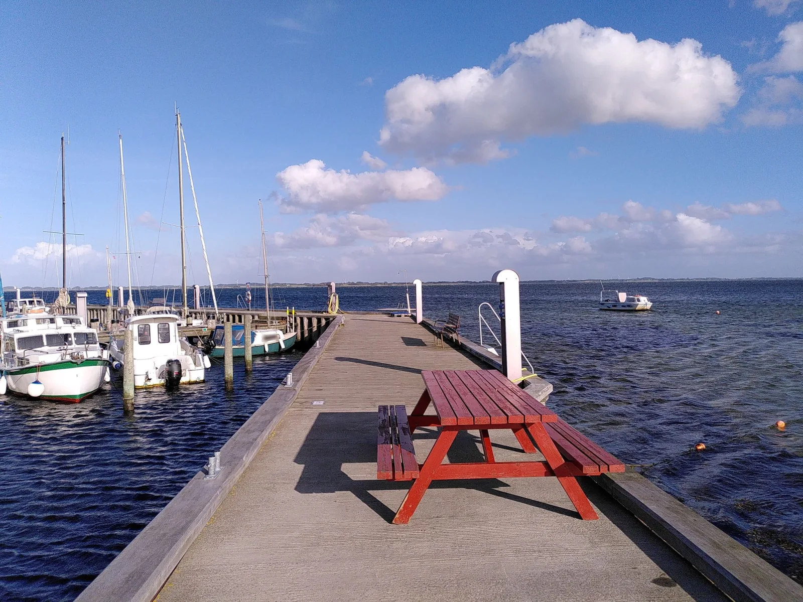 Mapillary-Foto in der Nähe von Badegewässer: STRYNØ HAVN