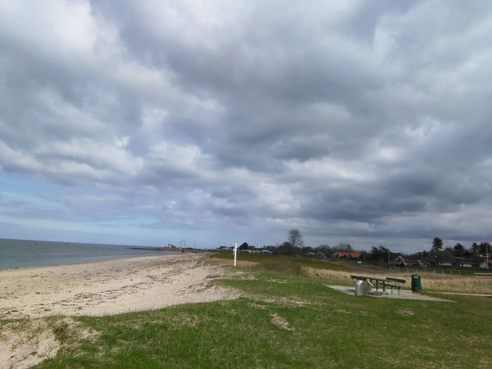 Mapillary-foto nær Badevand: VARBJERG STRAND V