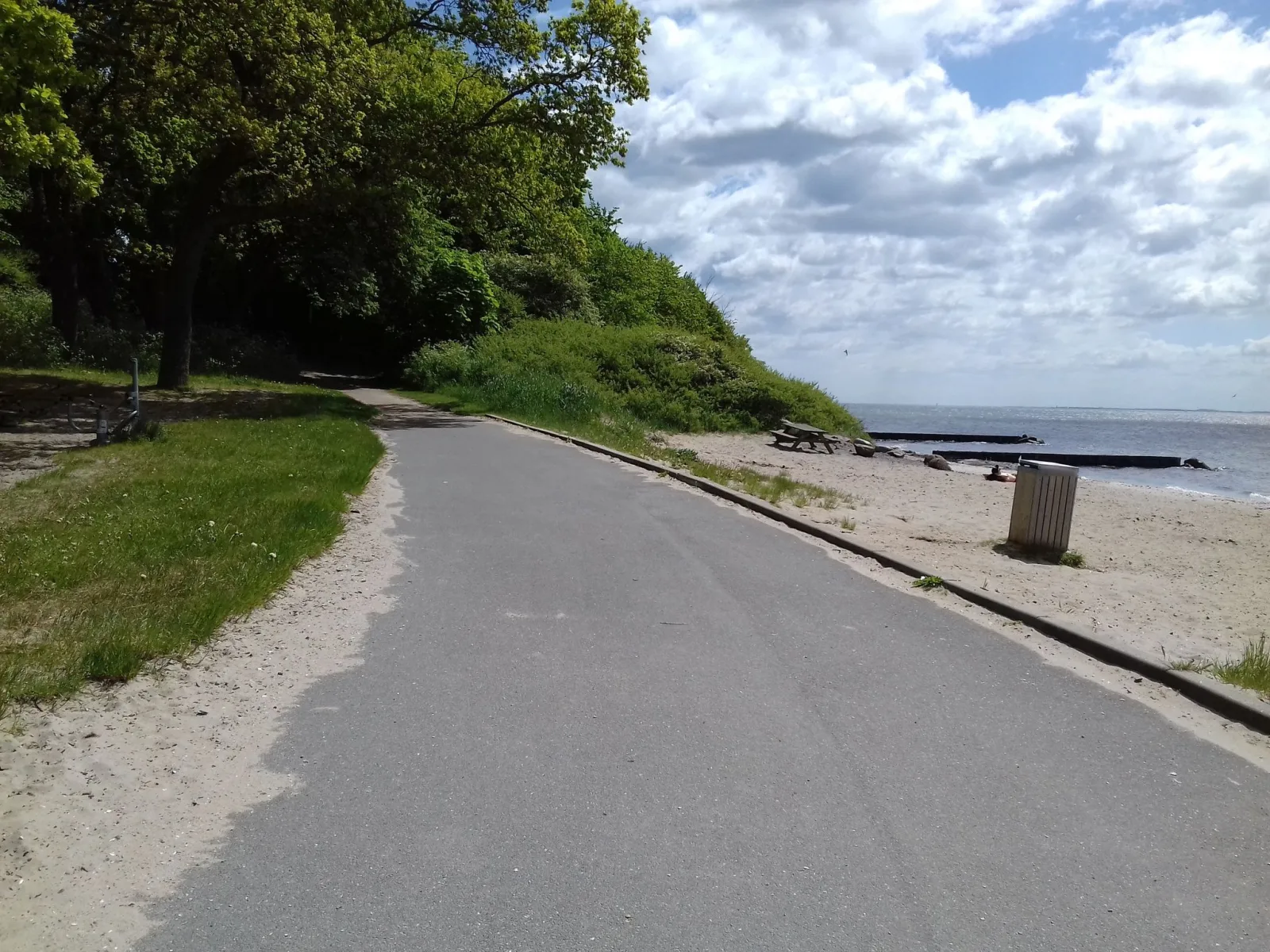 Mapillary-foto nær Badevand: SØNDERBORG BADESTRAND