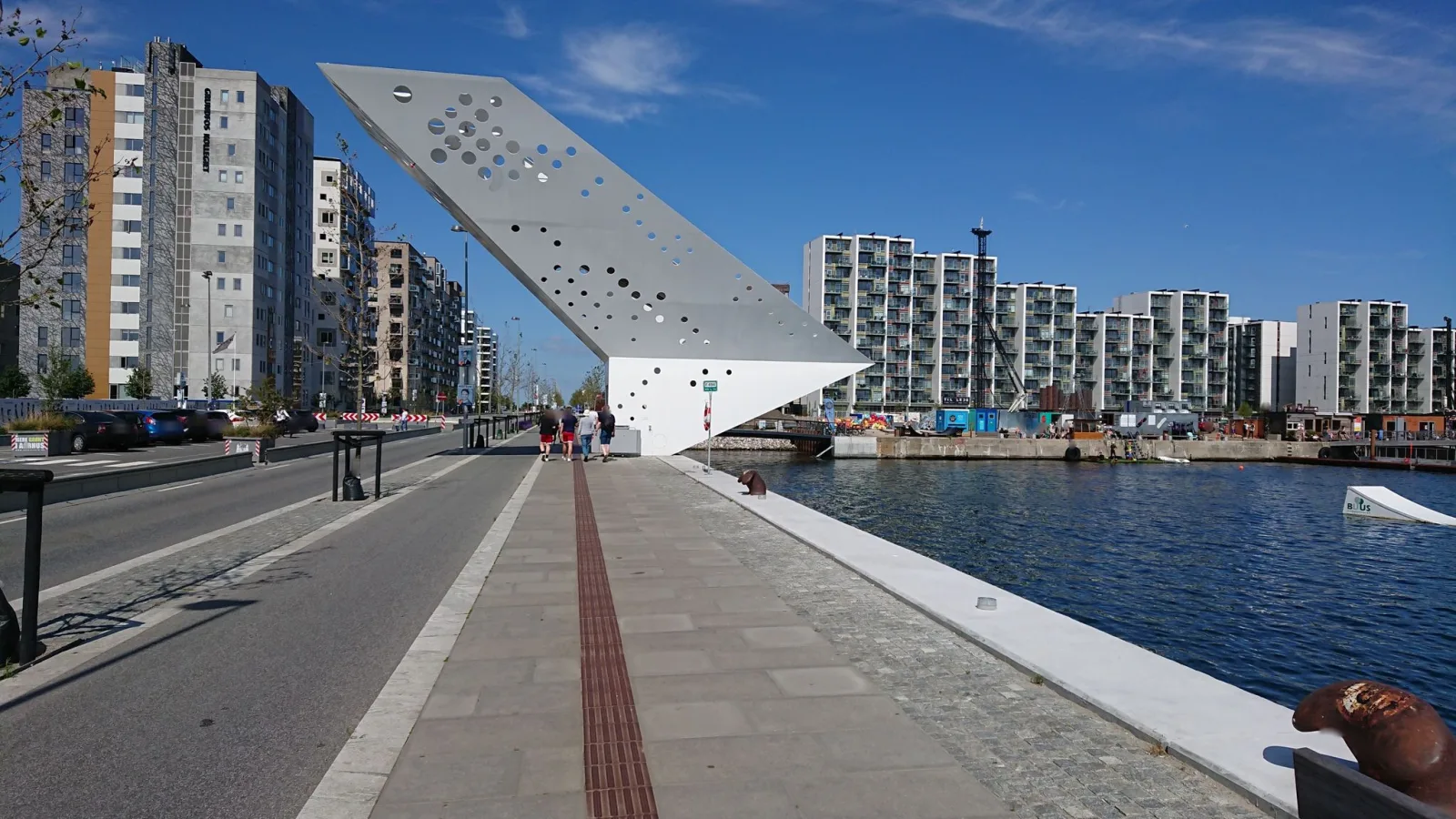Mapillary-Foto in der Nähe von Badegewässer: BASSIN 7