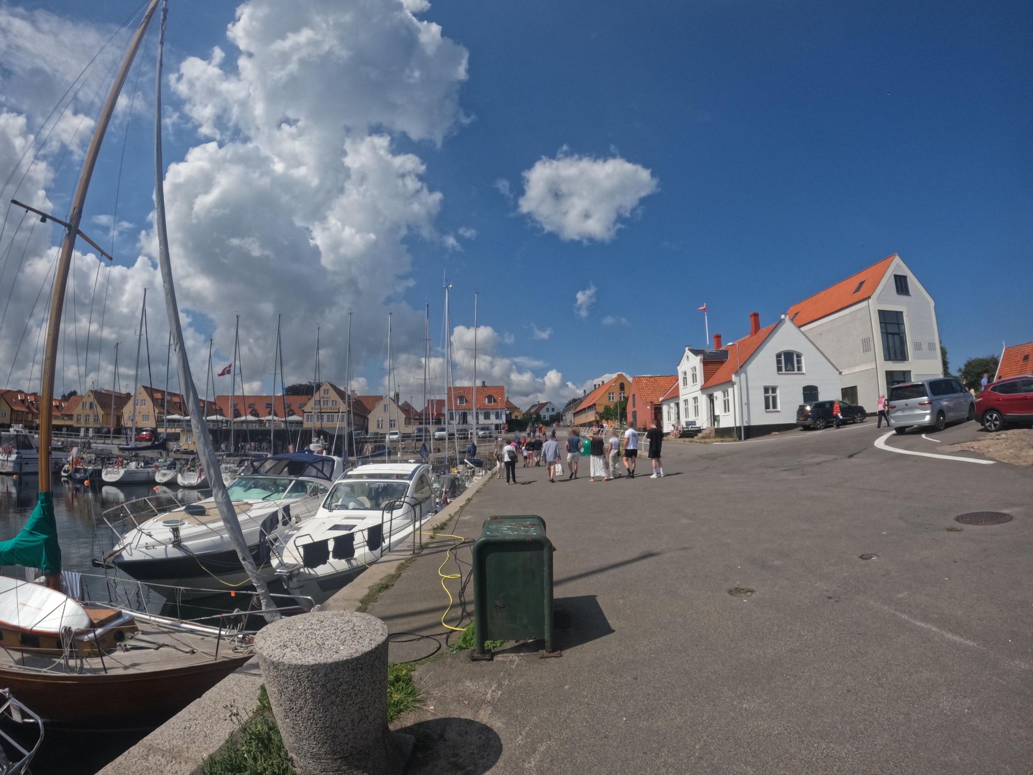 Mapillary-foto nær Svaneke Yoga