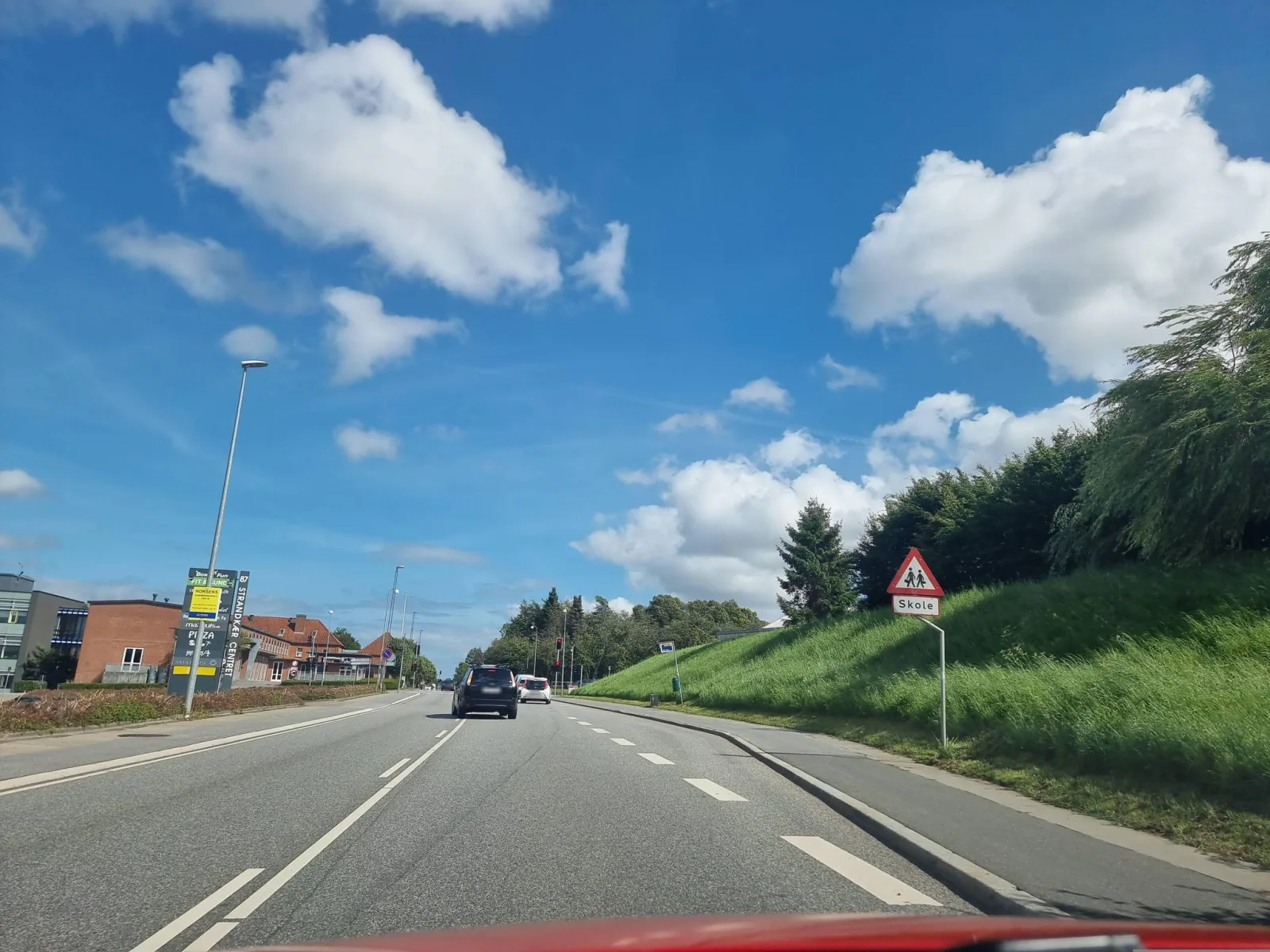 Mapillary-Foto in der Nähe von Bowl 'N' Fun