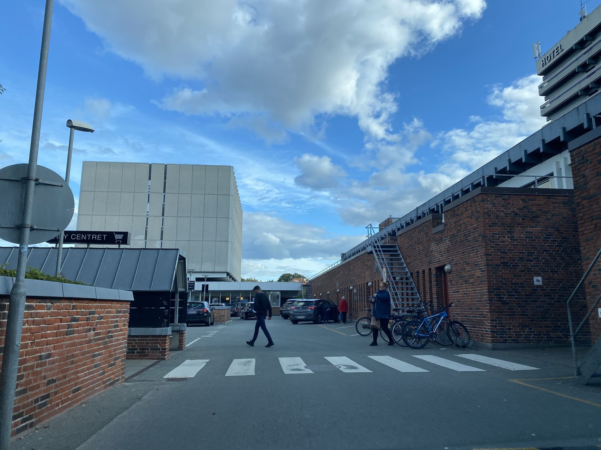 Mapillary-foto nær Form & Styrke