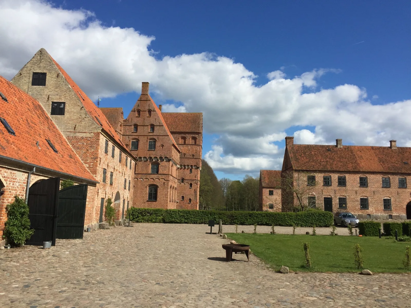 Mapillary-foto nær Borreby Teater