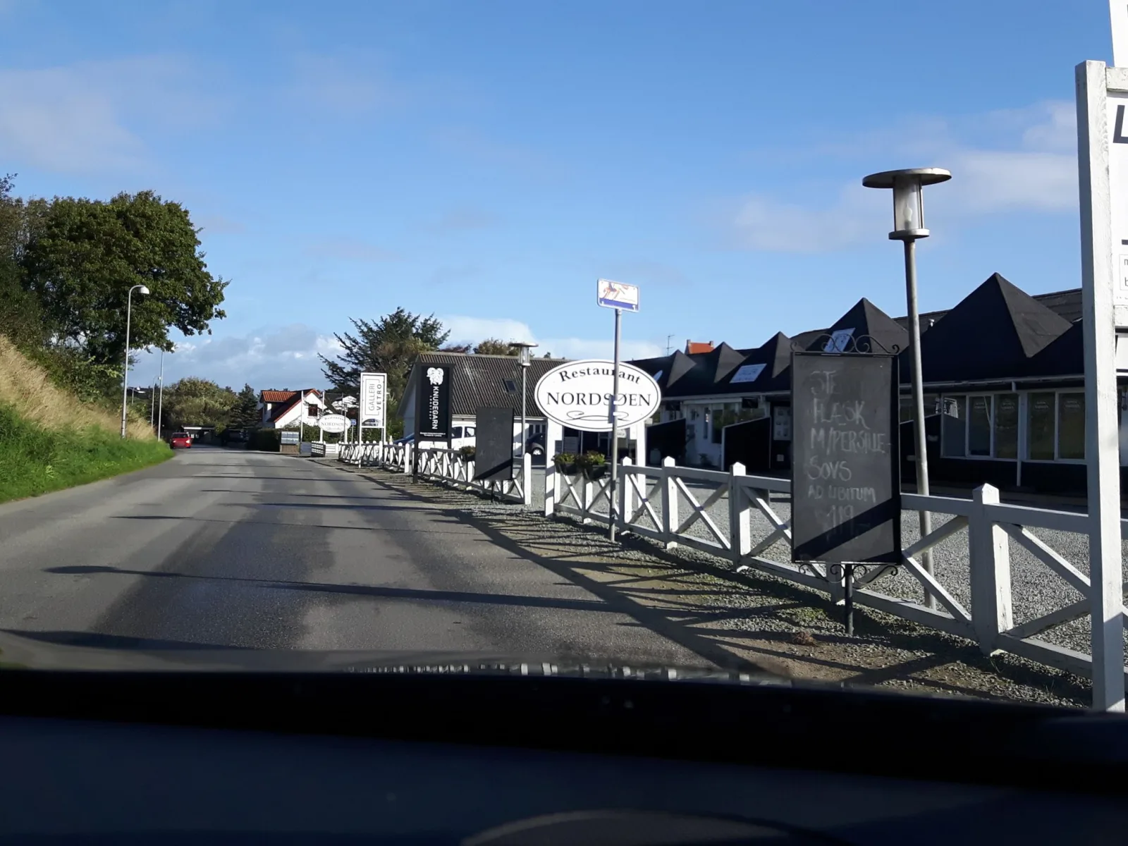 Mapillary-Foto in der Nähe von Swimming Pool