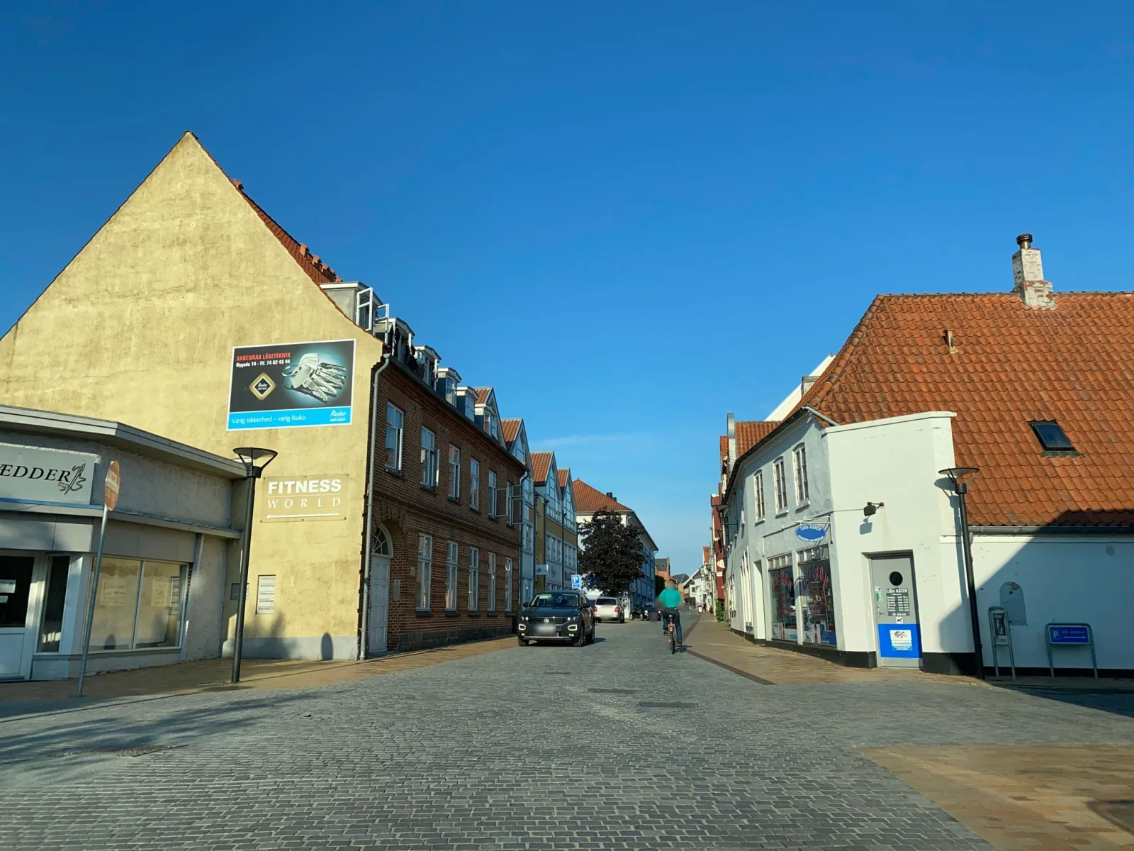 Mapillary-foto nær PureGym