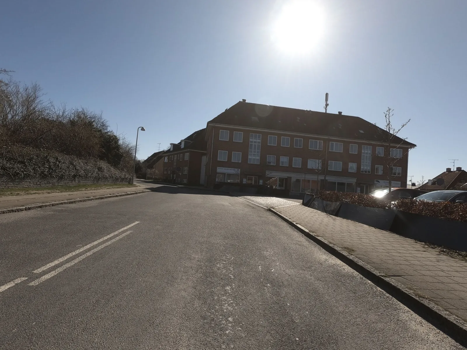 Mapillary-foto nær Yogamandala