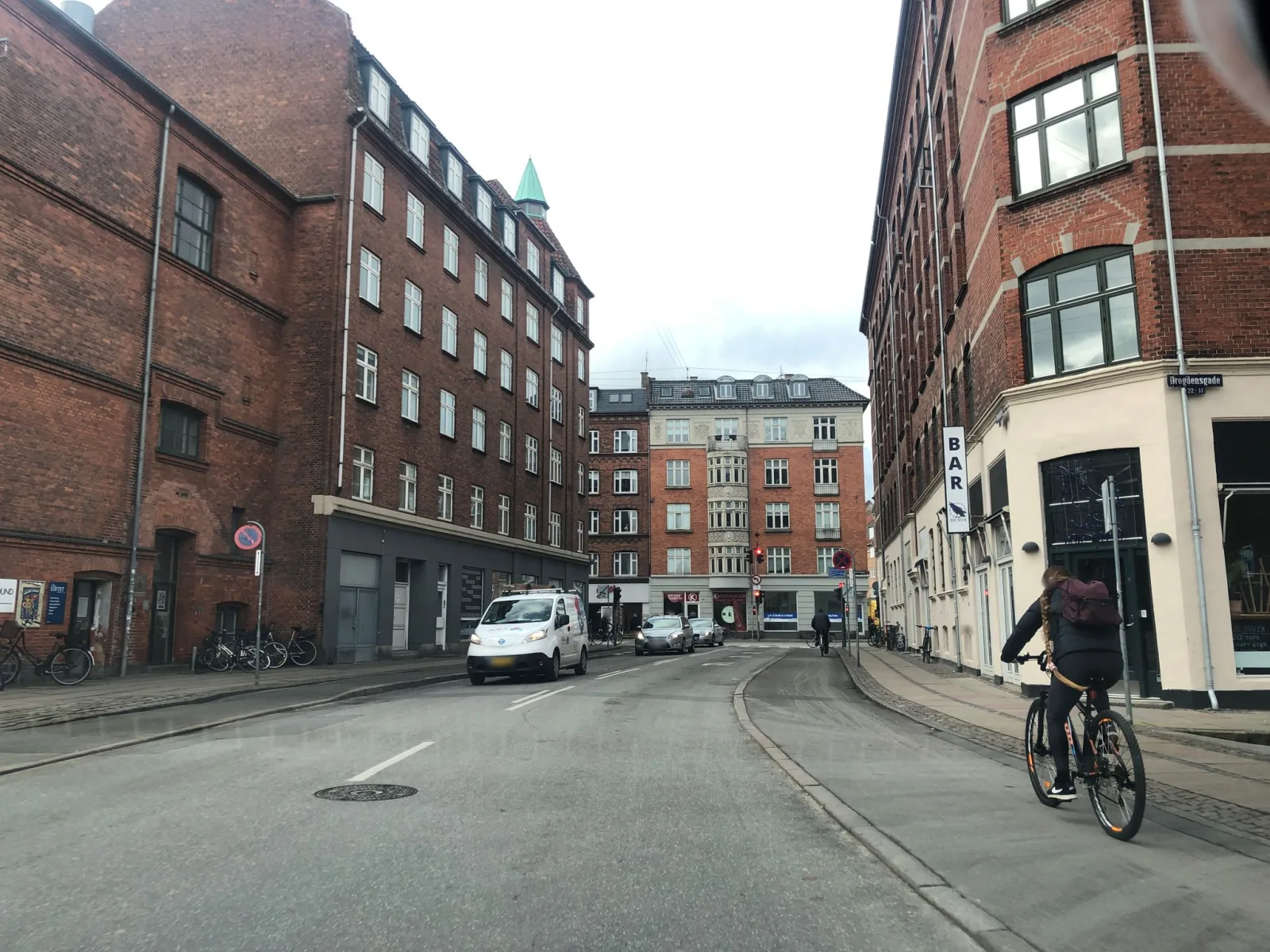 Mapillary-foto nær Zebu