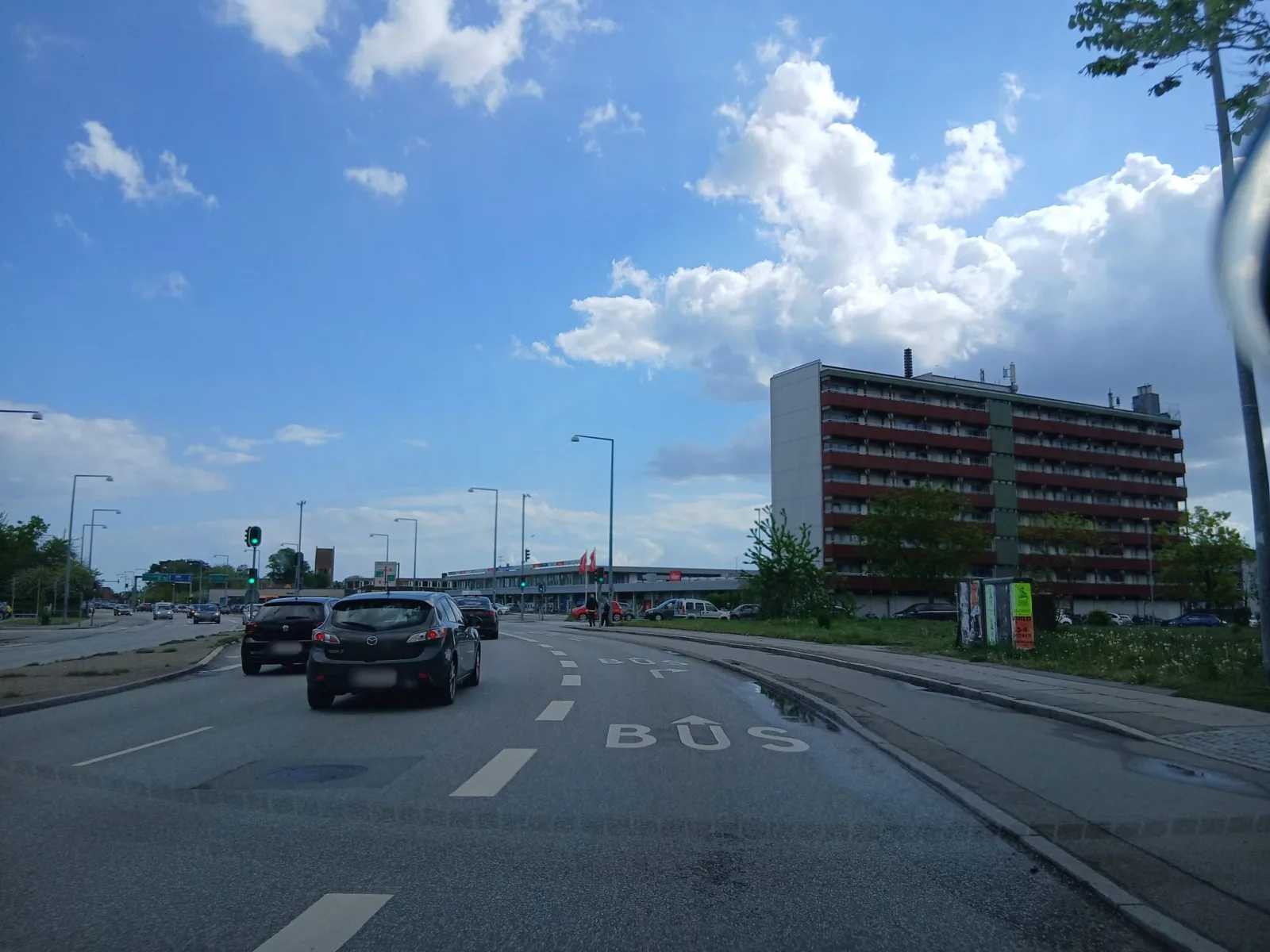 Mapillary-Foto in der Nähe von Tårnby Teater