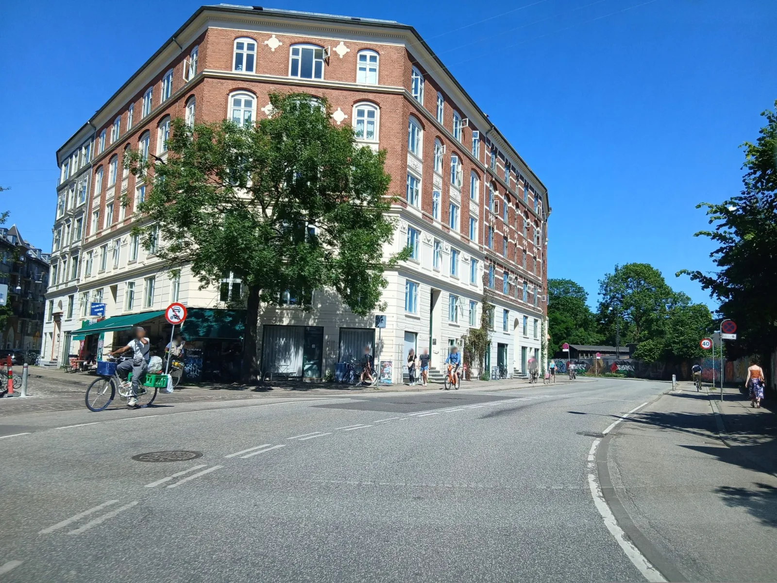 Mapillary-Foto in der Nähe von Cosi Fan Tutte