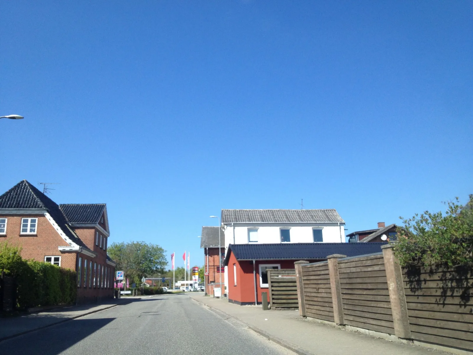 Mapillary-Foto in der Nähe von Pizza Burger House