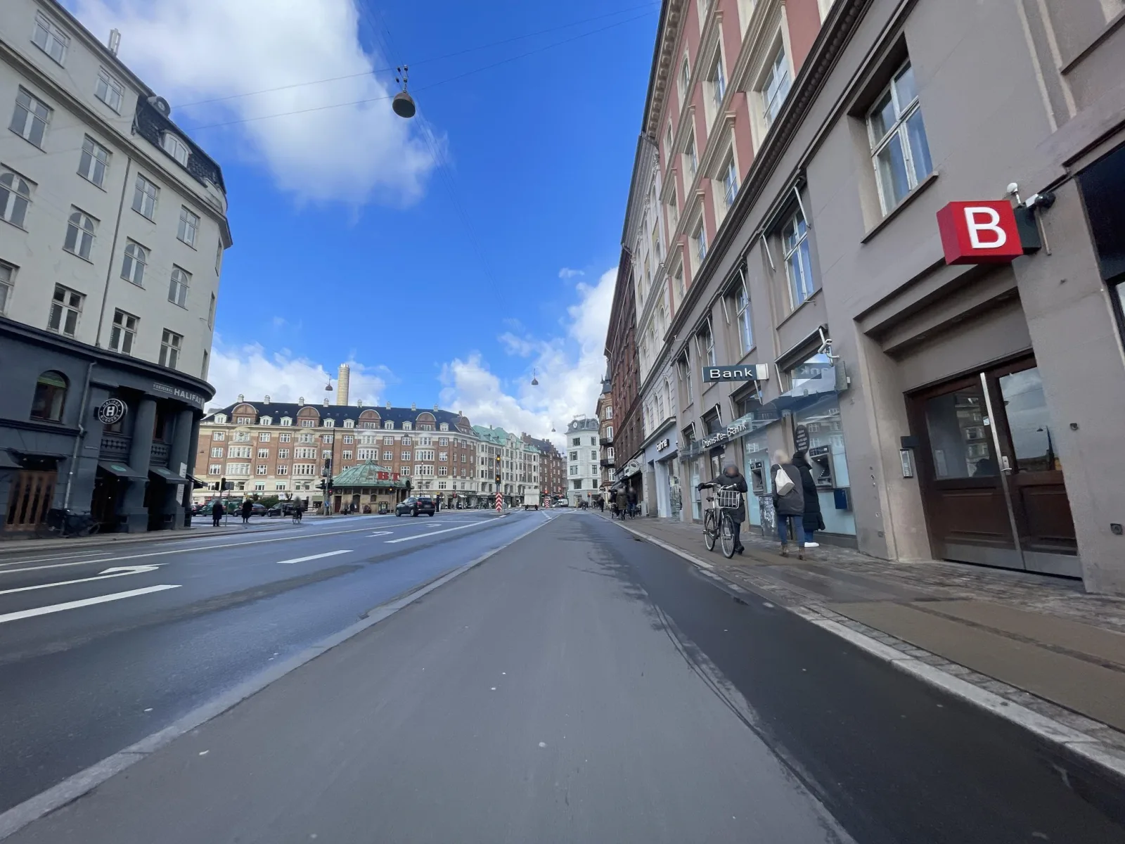 Mapillary-foto nær Crazy Chicken