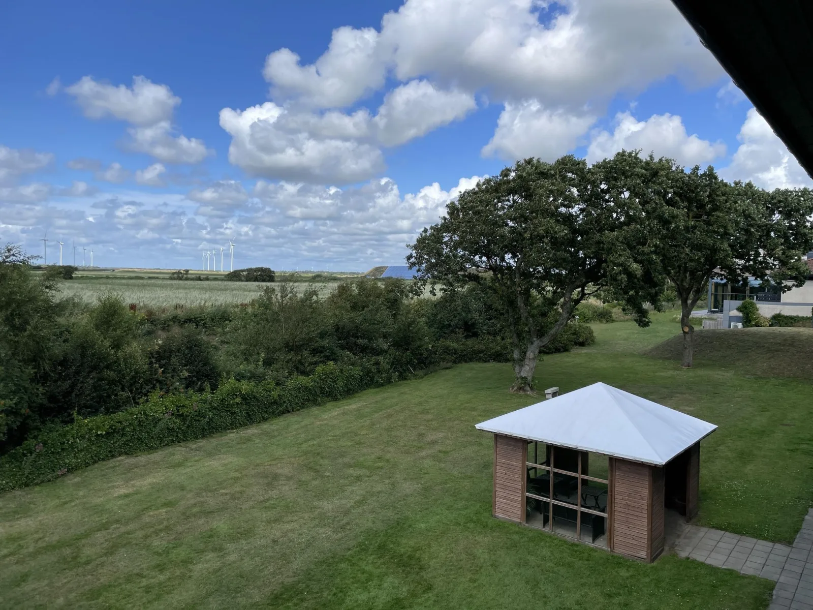 Mapillary-Foto in der Nähe von Hotel Fjordgården Brasserie