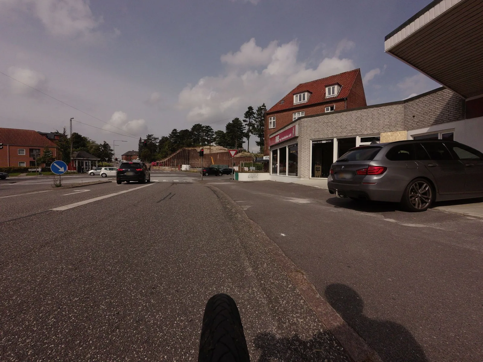 Mapillary-Foto in der Nähe von Pranees Thai BBQ