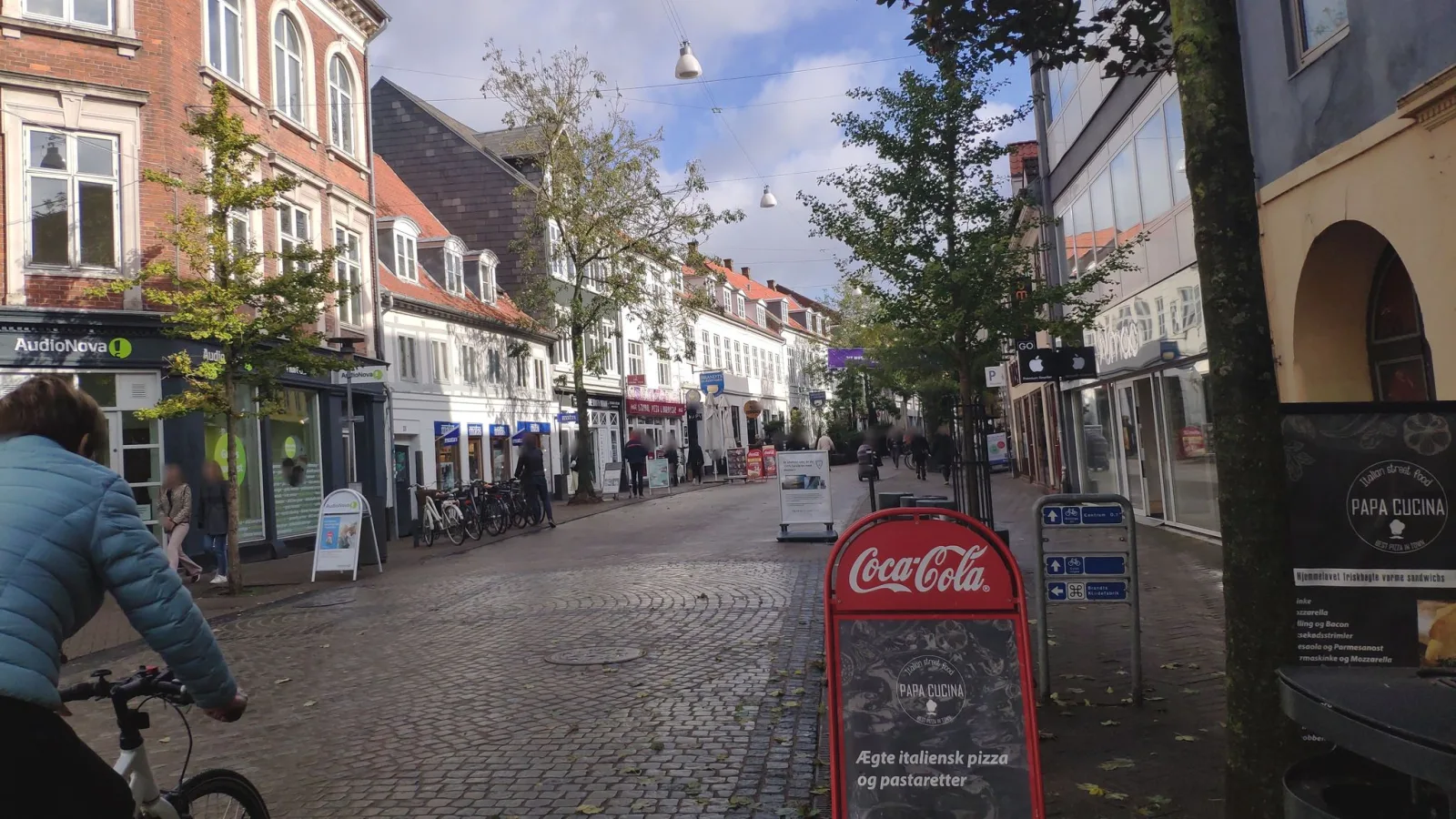 Mapillary-foto nær Istanbul Barbeque