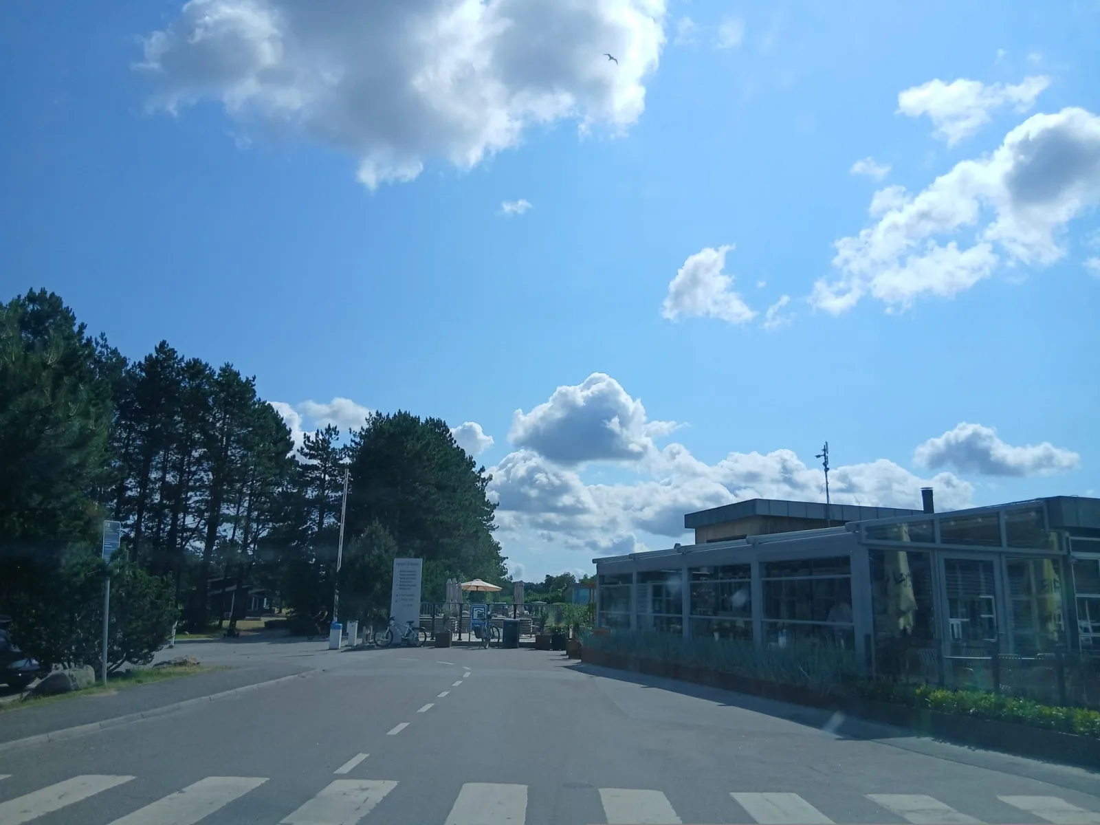 Mapillary-Foto in der Nähe von Restaurant Feddet