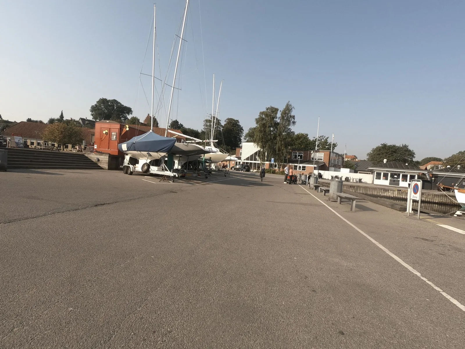 Mapillary-Foto in der Nähe von Restaurant Snekken Isbod