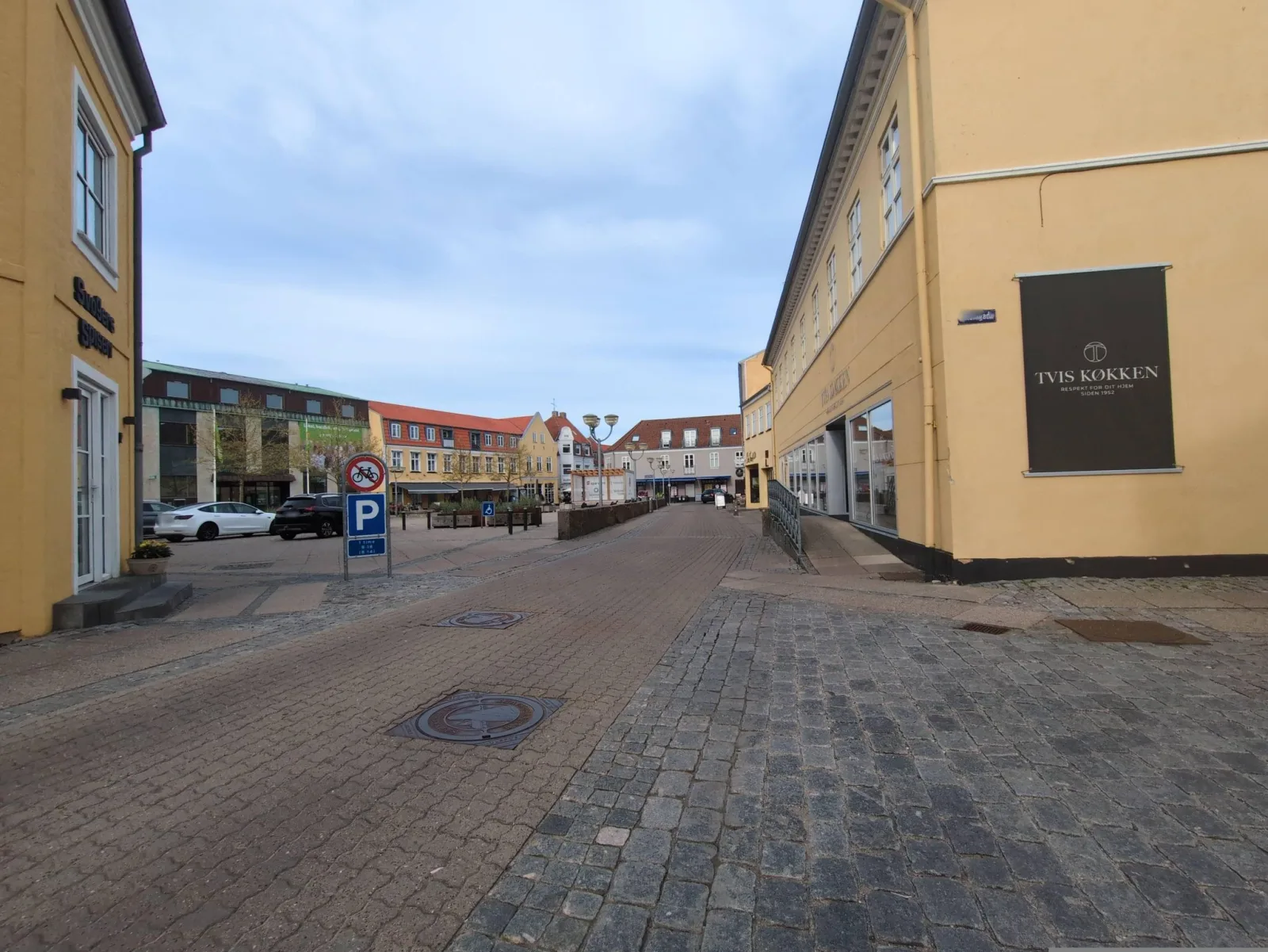 Mapillary-Foto in der Nähe von Svogers Spiseri