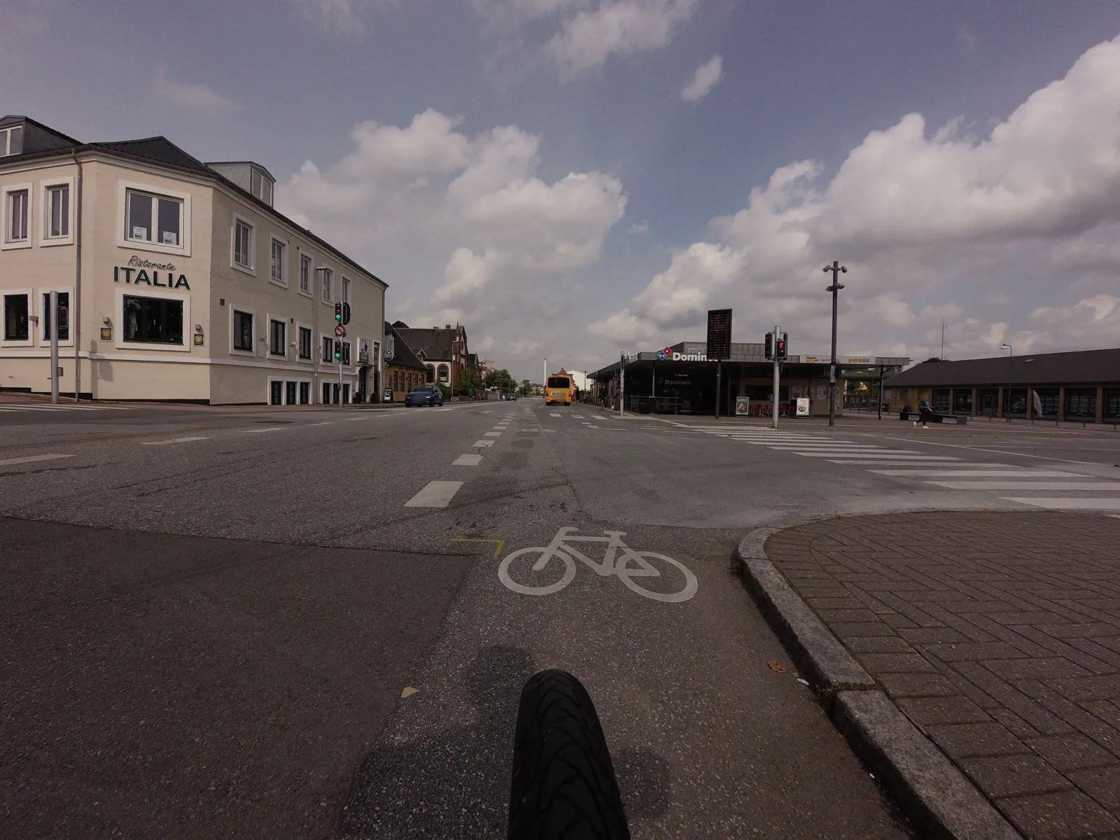 Mapillary-Foto in der Nähe von Ristorante Italia