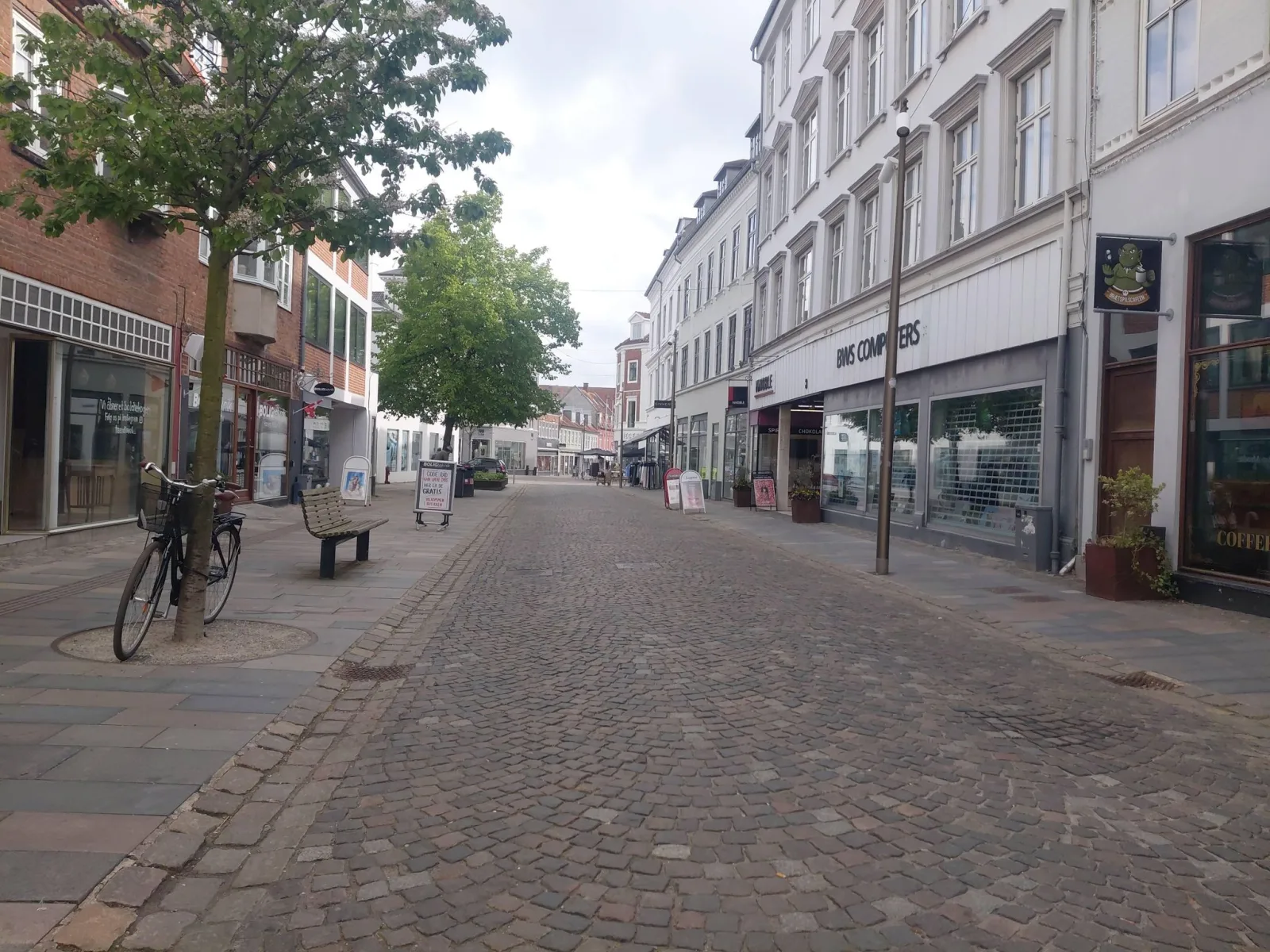 Mapillary-Foto in der Nähe von Ji-Mi's