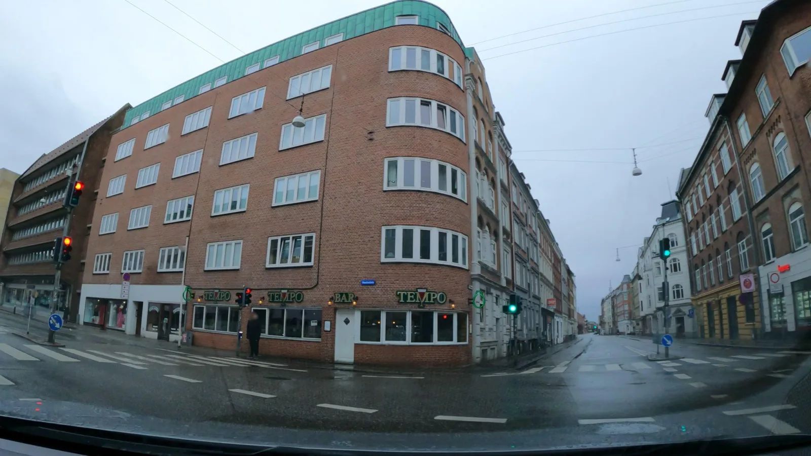Mapillary-Foto in der Nähe von Wakaa Pizza