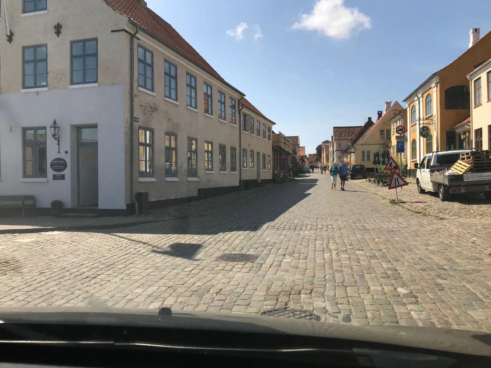 Mapillary-Foto in der Nähe von Kraut og Koala