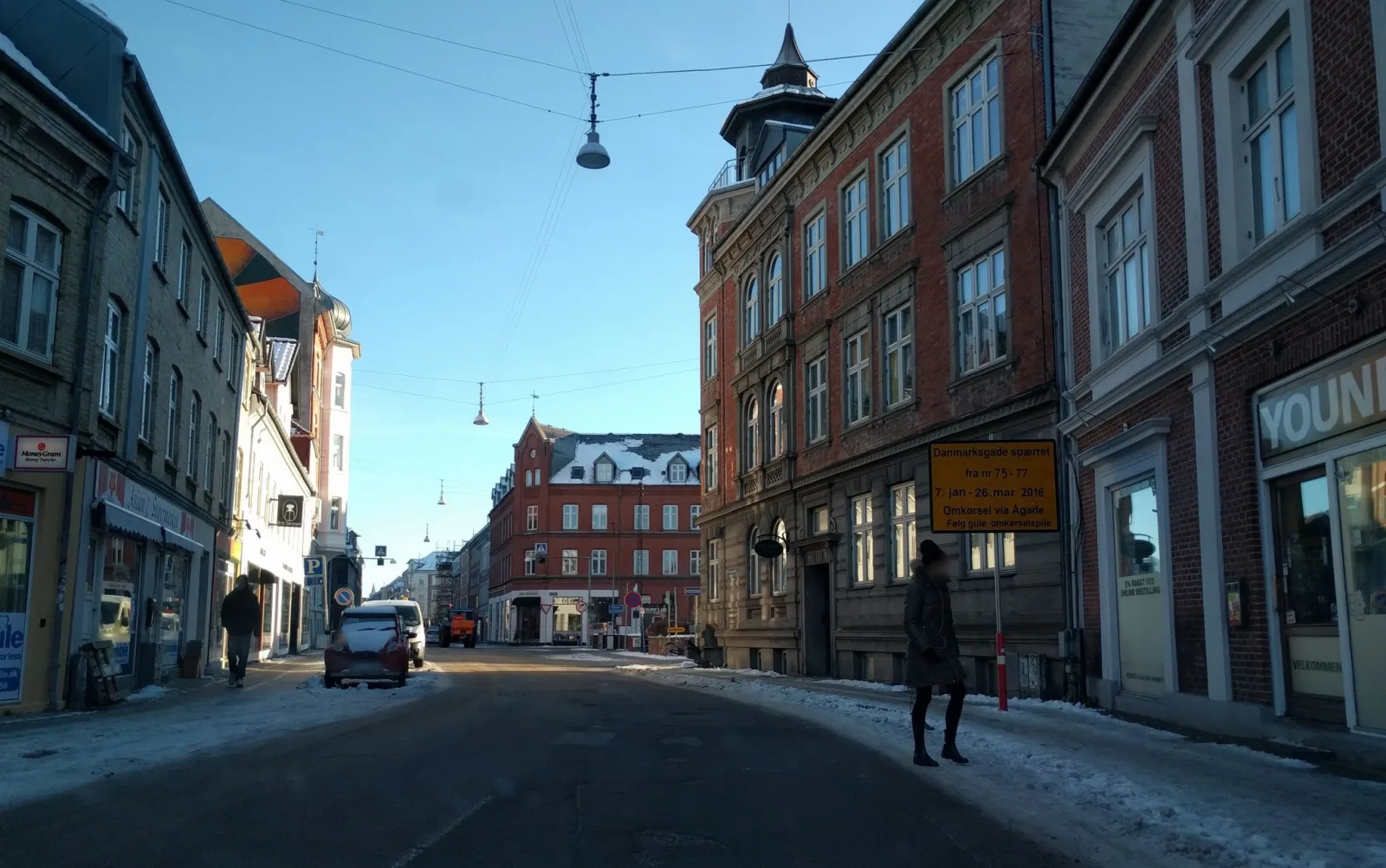 Mapillary-Foto in der Nähe von Younes Pizza
