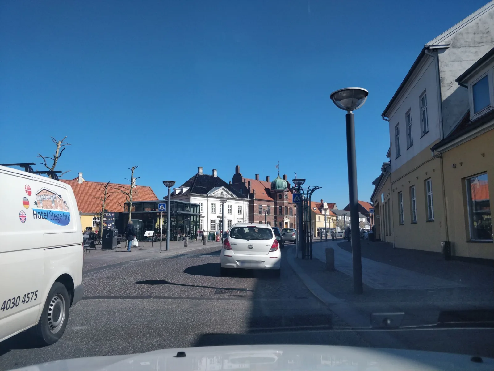 Mapillary-Foto in der Nähe von Stege Sushi