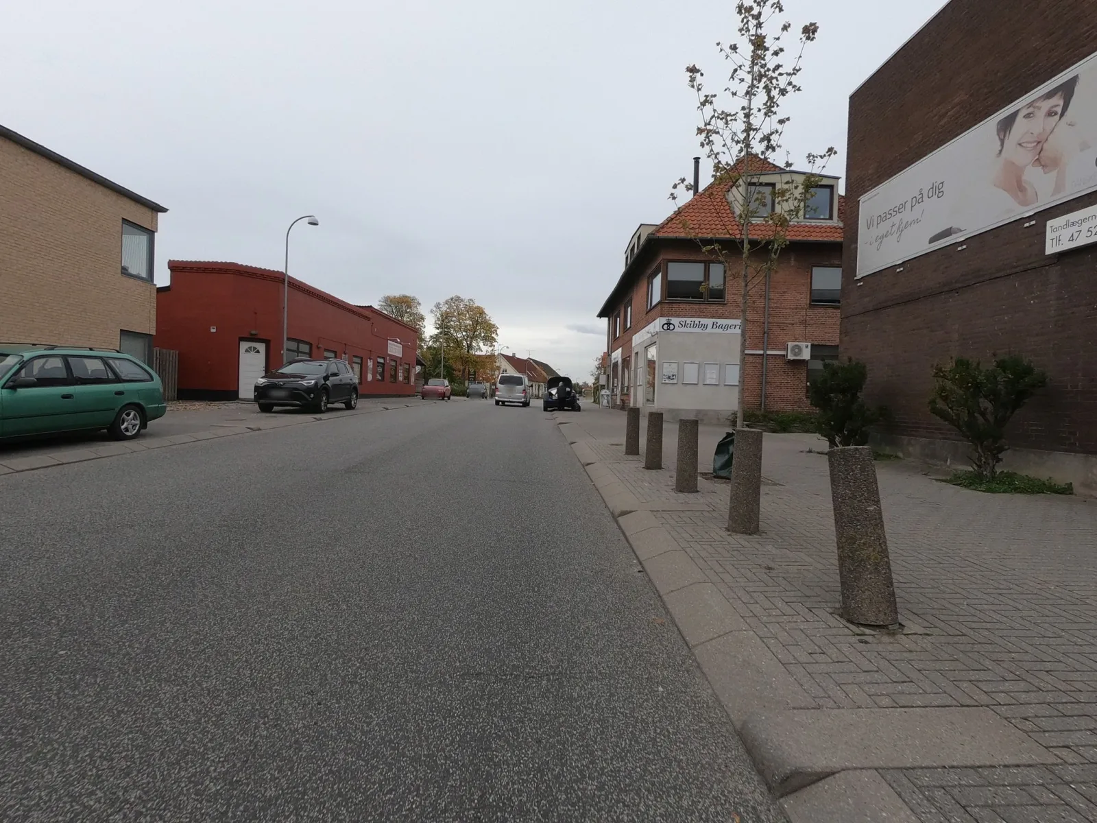Mapillary-Foto in der Nähe von Drop Inn