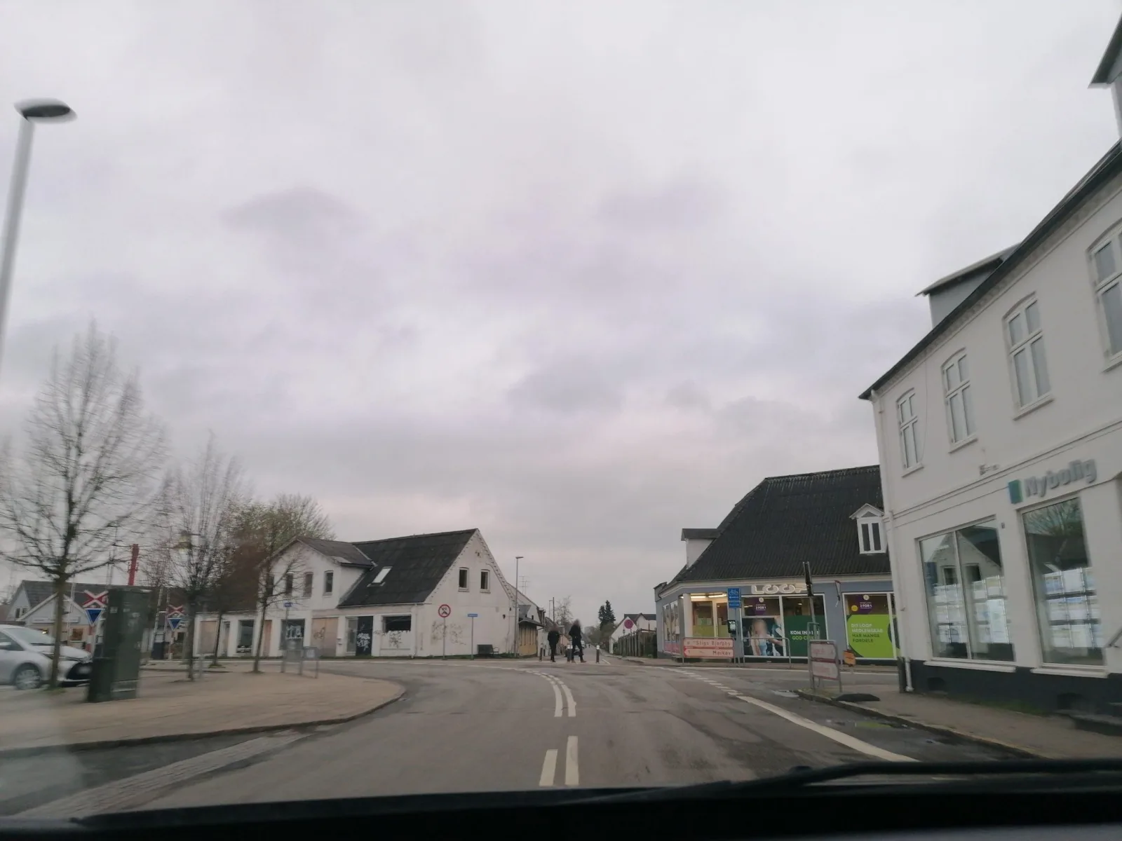 Mapillary-Foto in der Nähe von Sultan Restaurant og Pizzaria