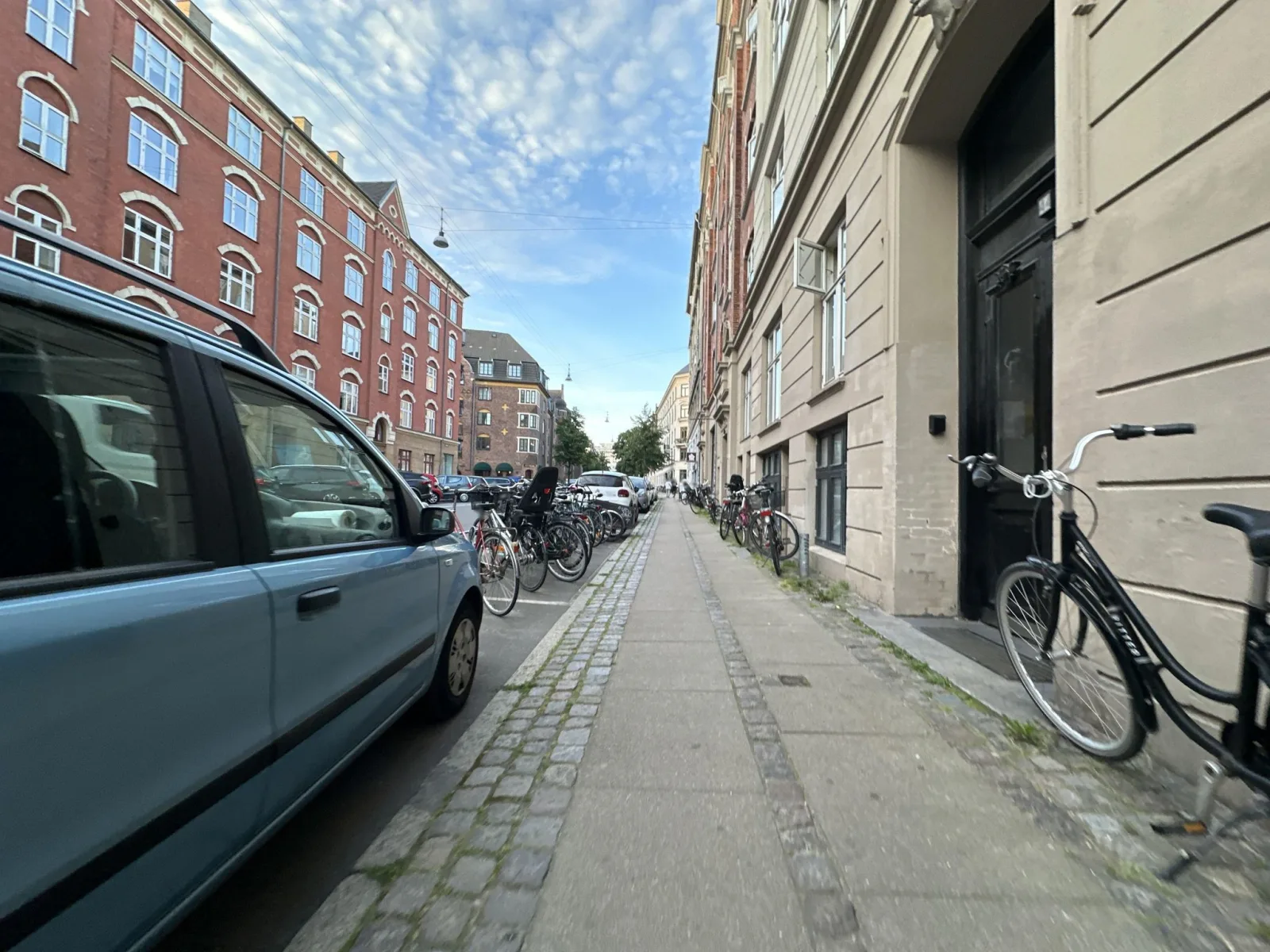 Mapillary-foto nær Dumpling House