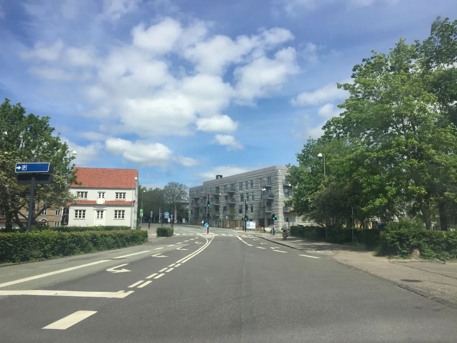 Mapillary-Foto in der Nähe von Dunkin'